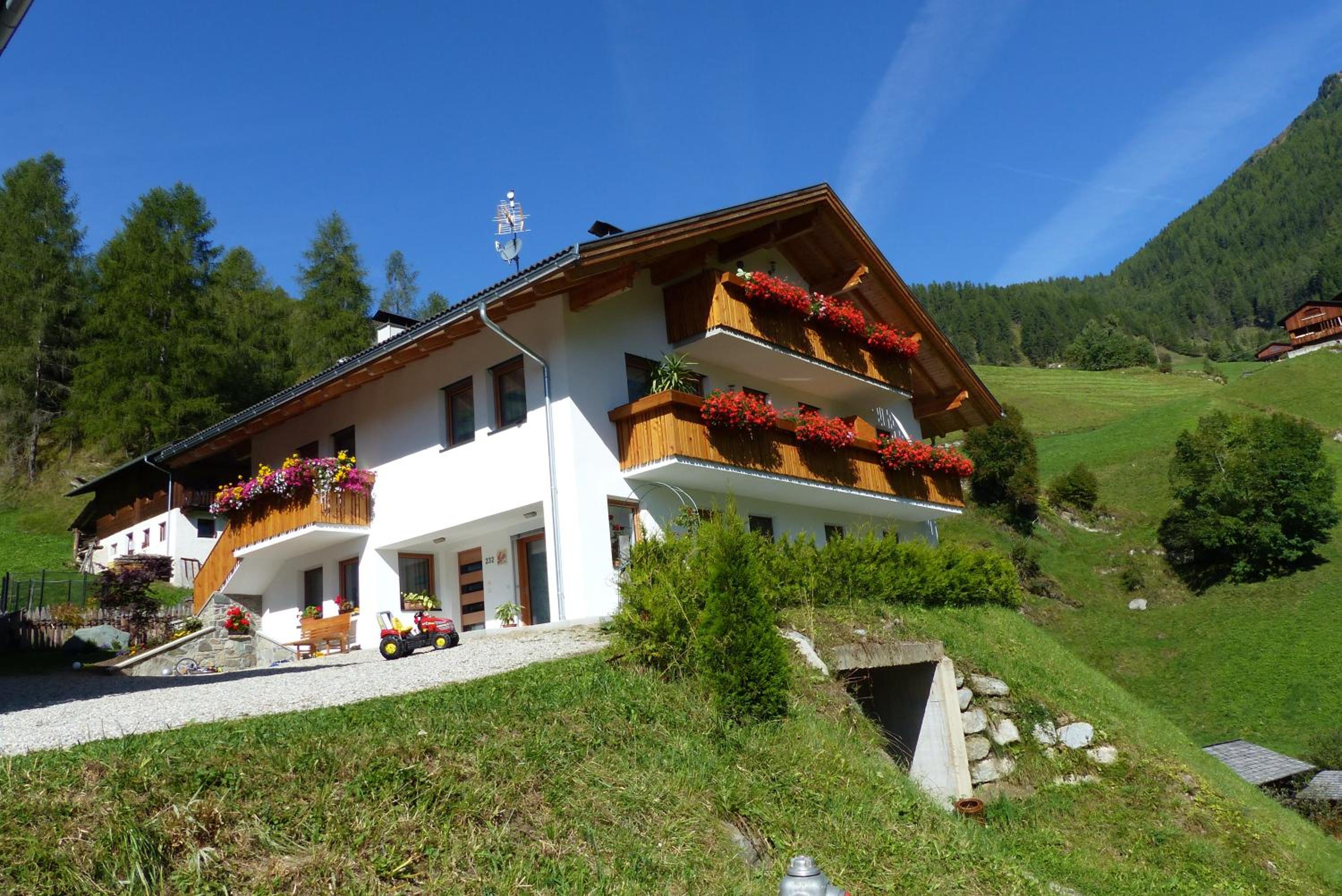 Reden Hof view 3