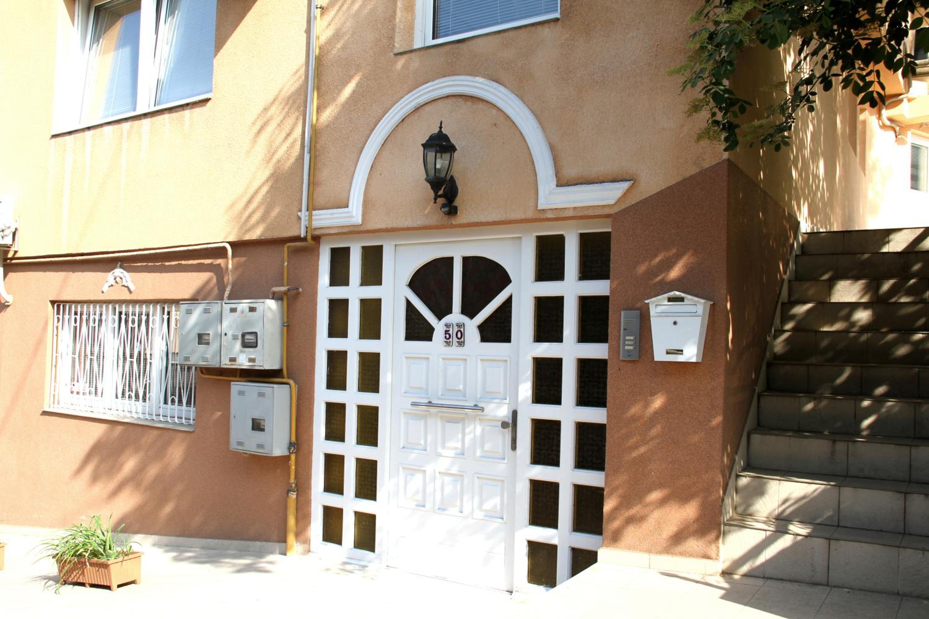 Downtown Green Oasis Apartments