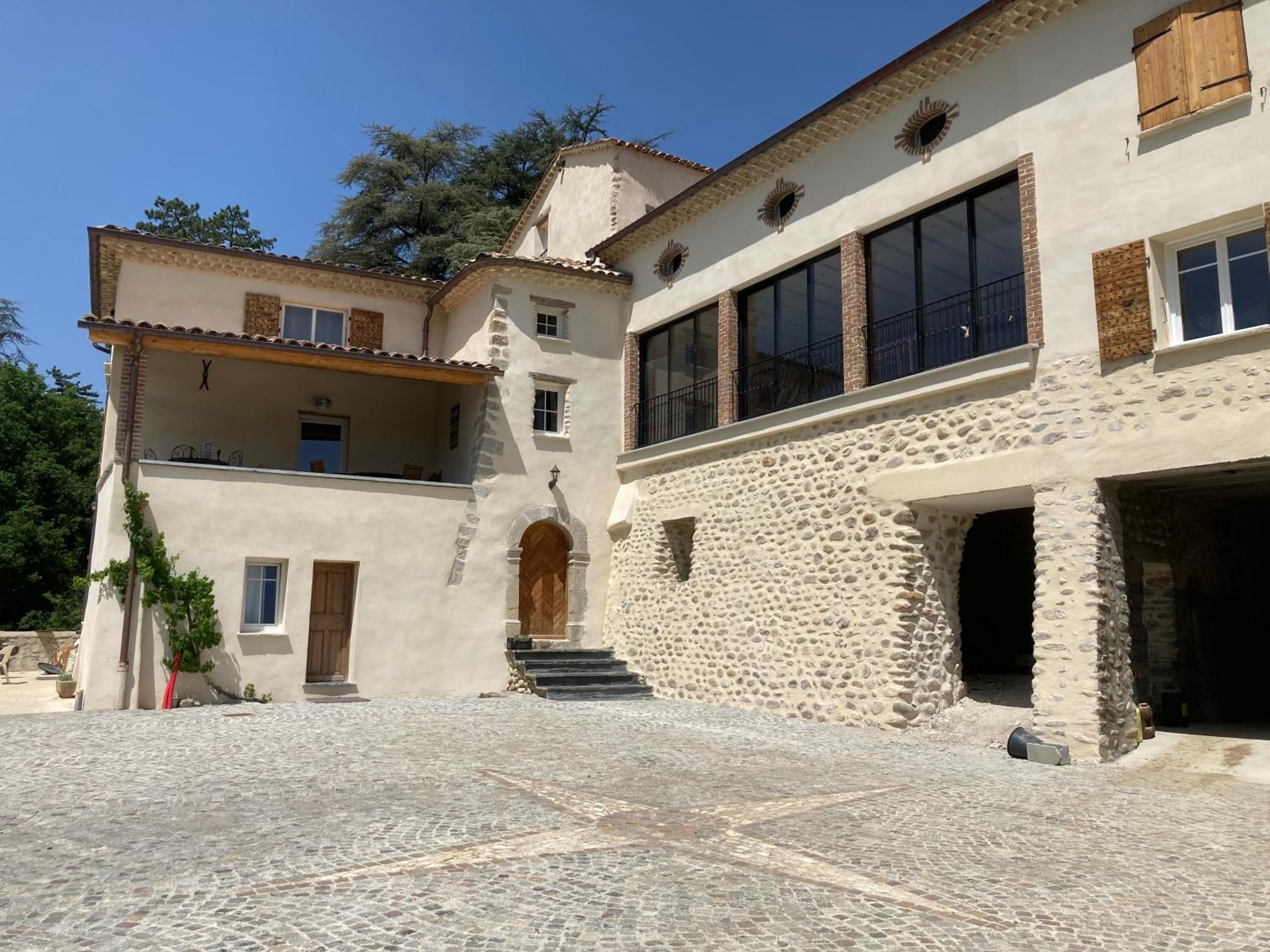 Photo 18