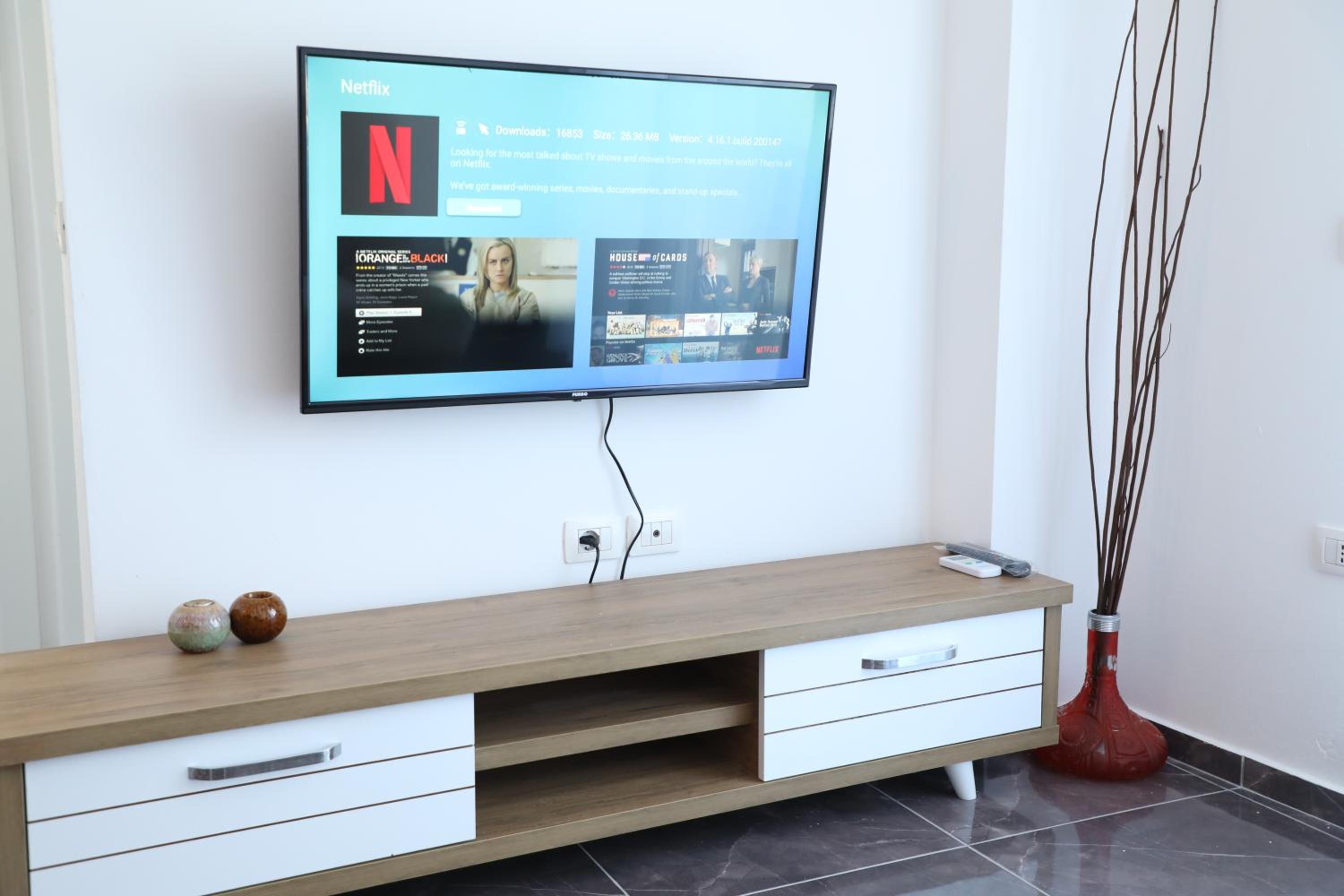 LUX3 Seaview & 43' TV Netflix
