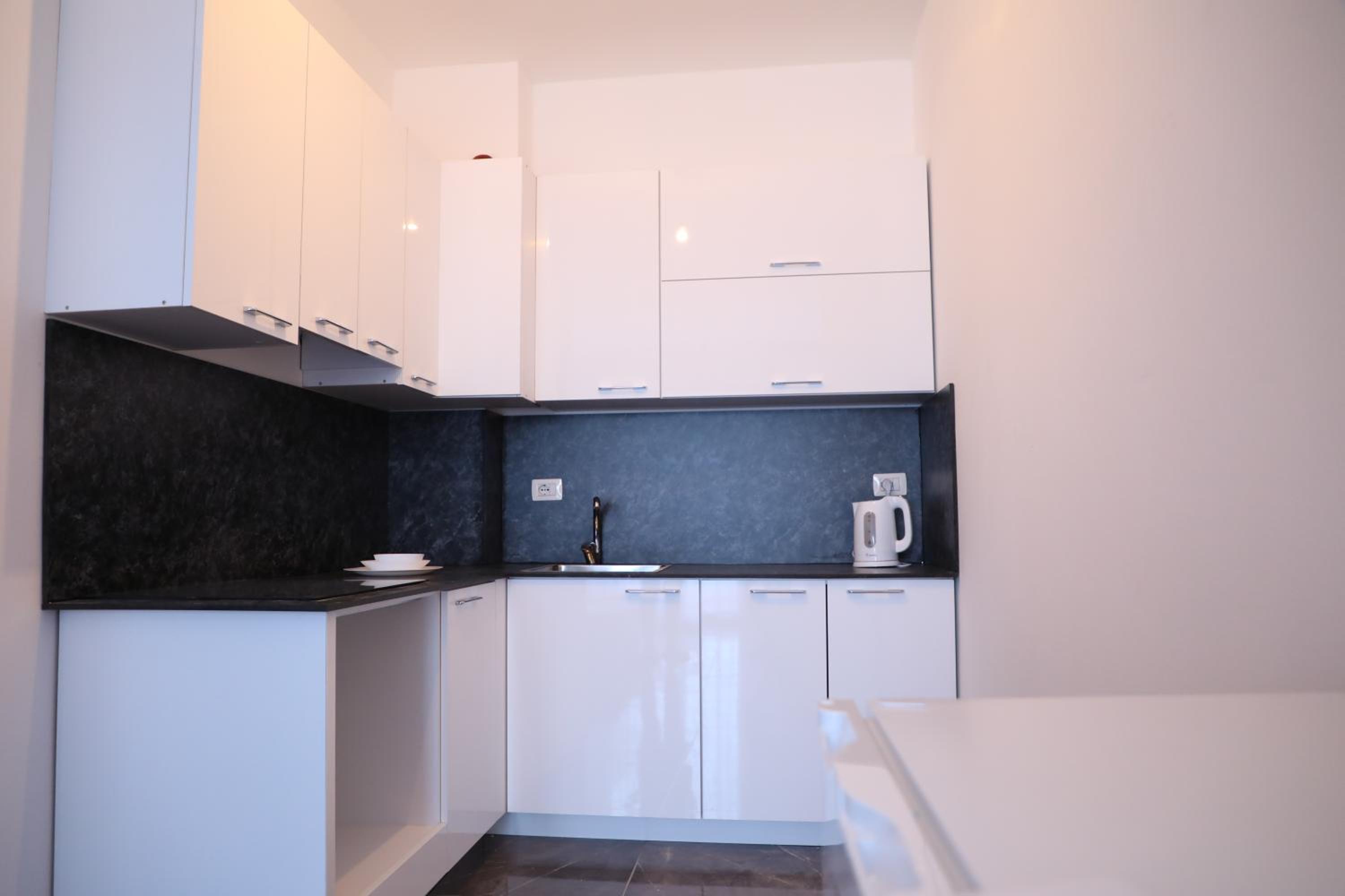 LUX3 Seaview & 43' TV Netflix