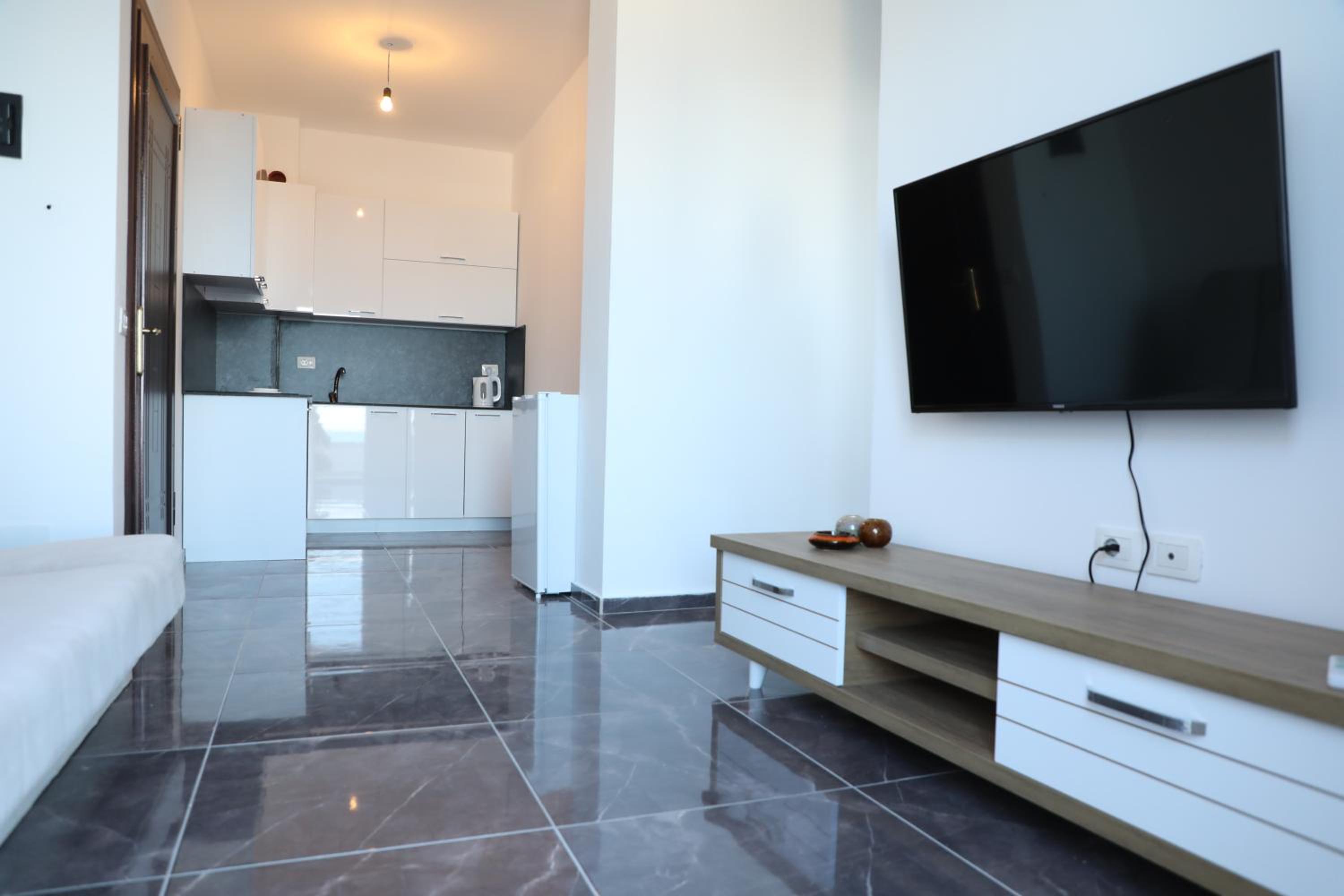 LUX3 Seaview & 43' TV Netflix
