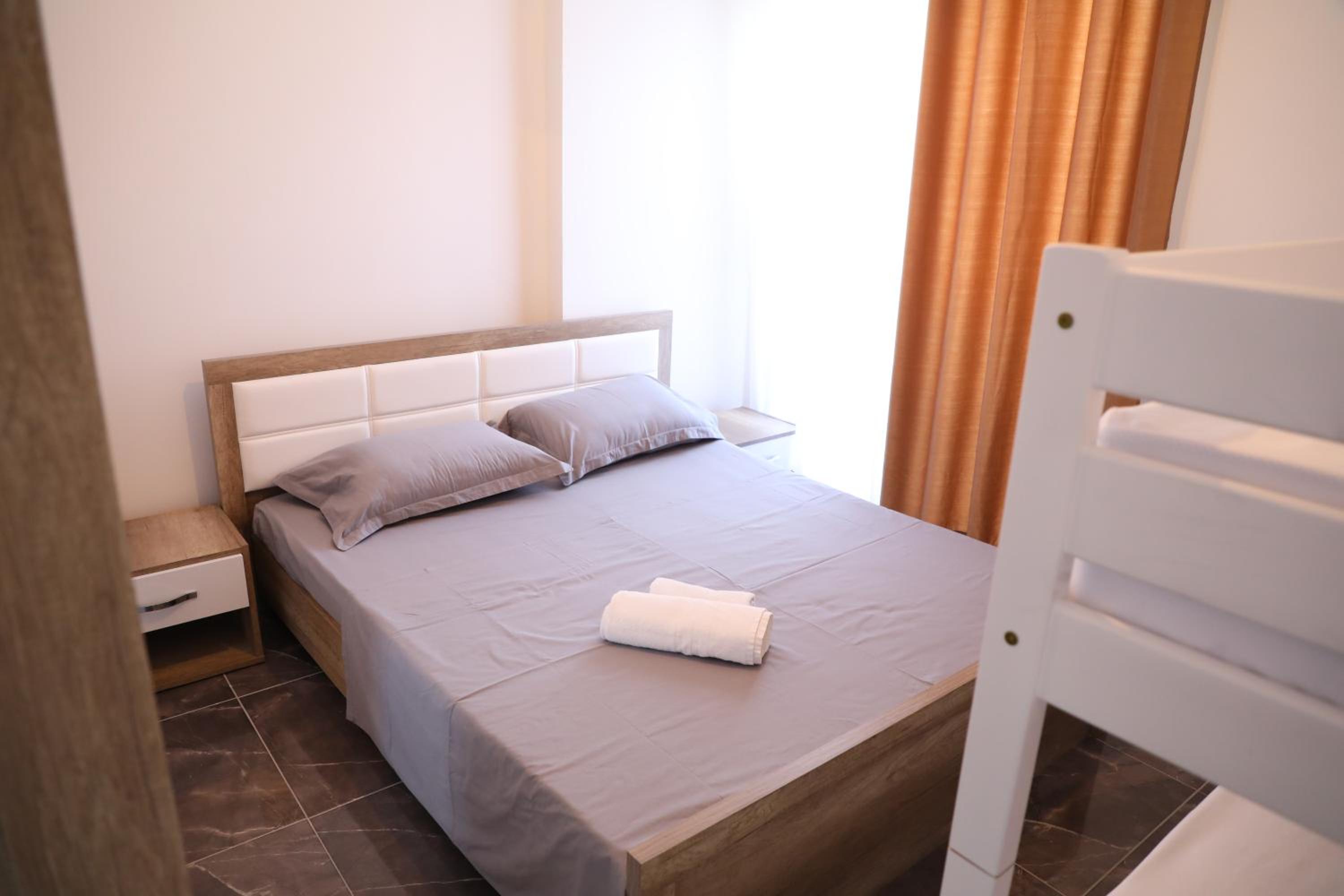LUX4 Seaview & 43' TV Netflix