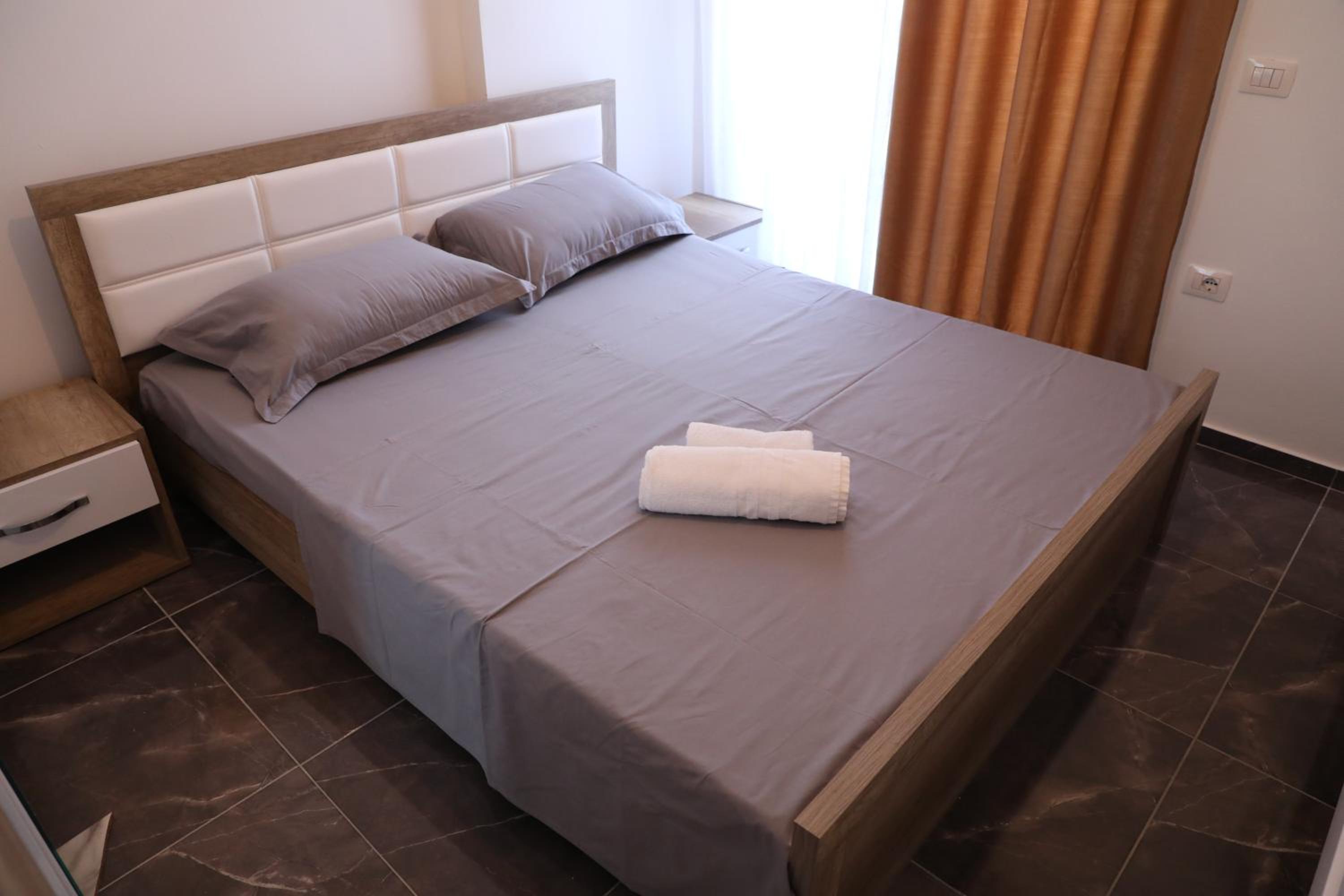 LUX4 Seaview & 43' TV Netflix