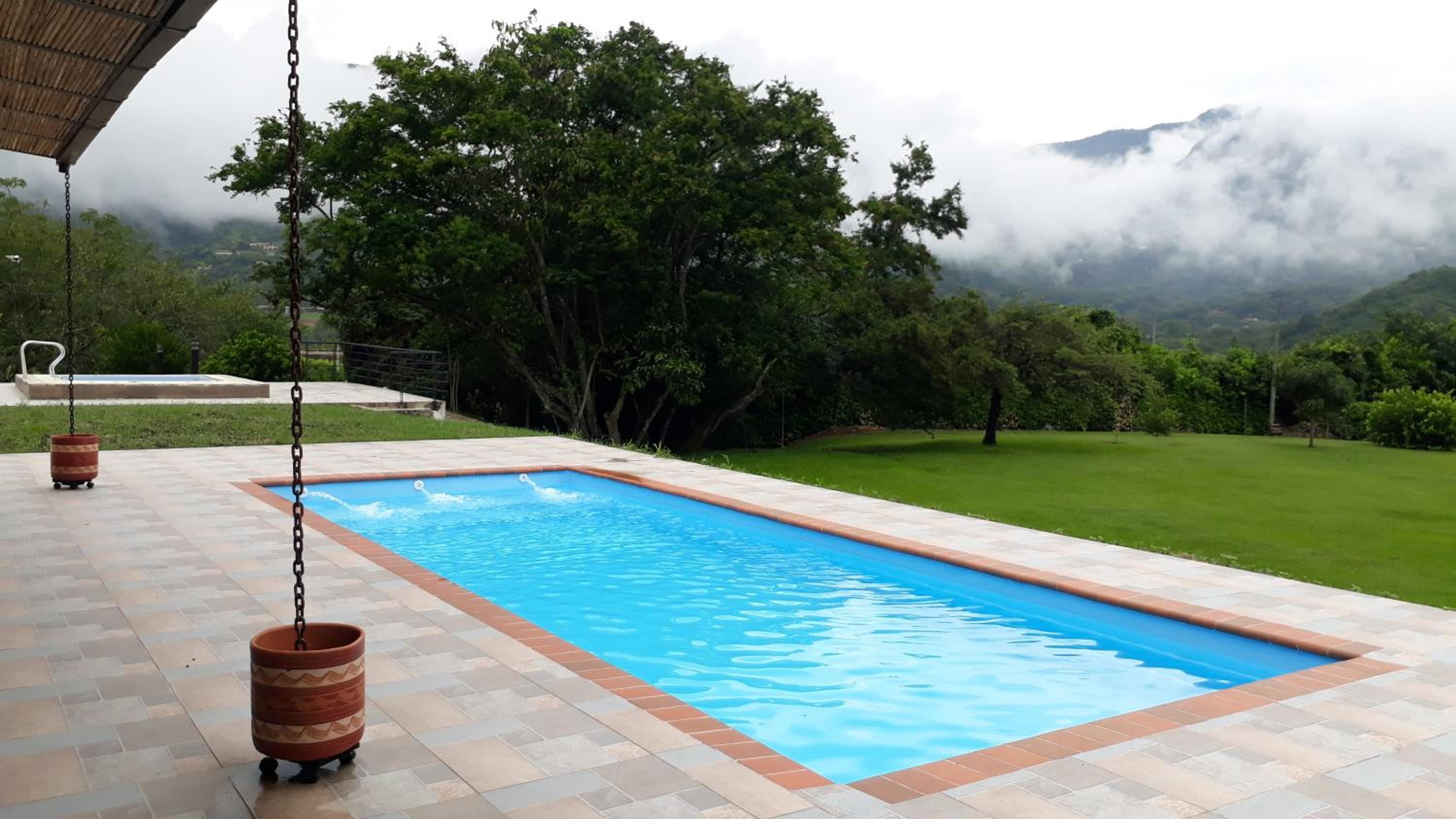 Casa campestre de lujo con piscina privada, terreno de 6mil mts, vigilancia 24horas,