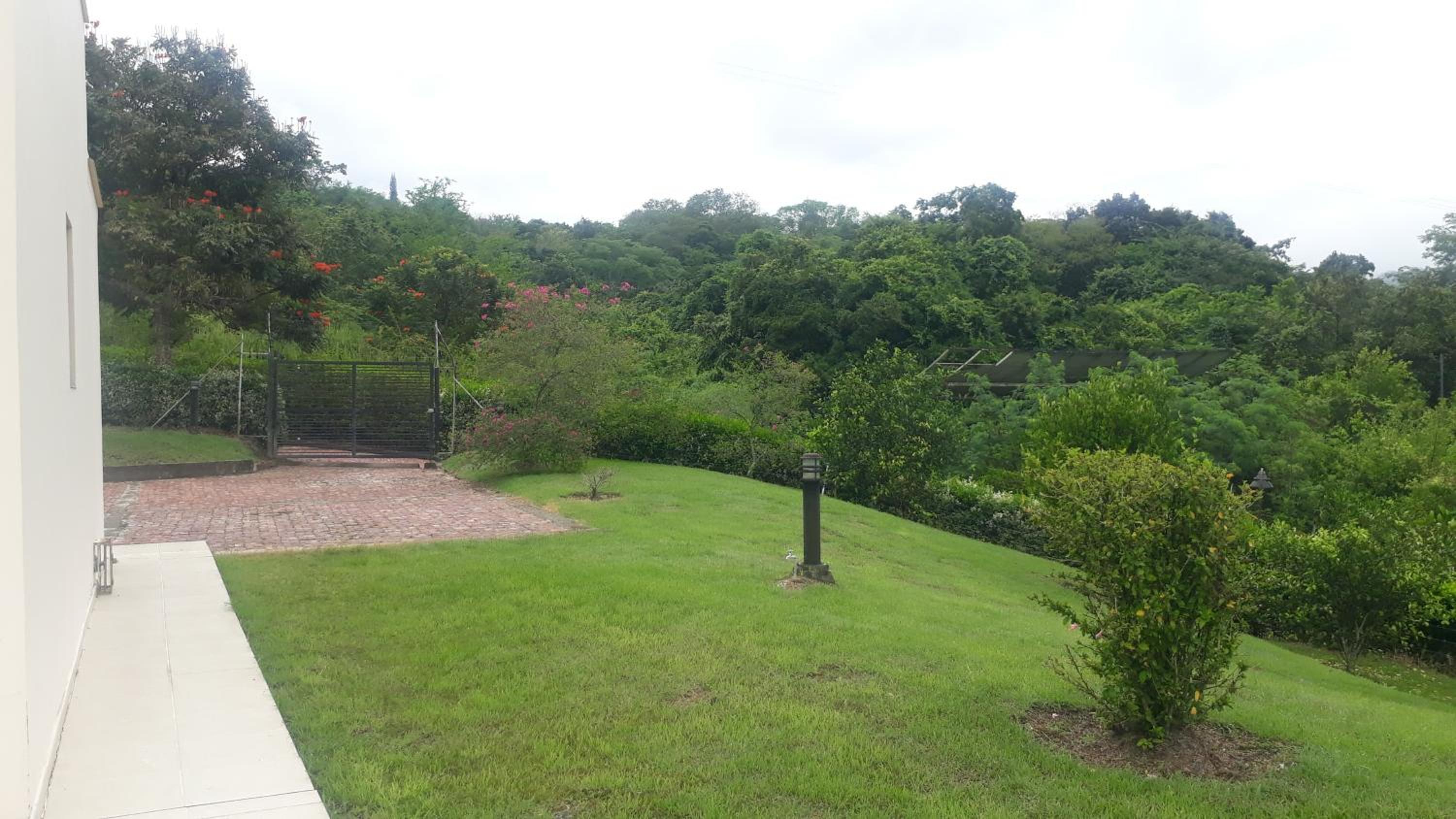 Casa campestre de lujo con piscina privada, terreno de 6mil mts, vigilancia 24horas,