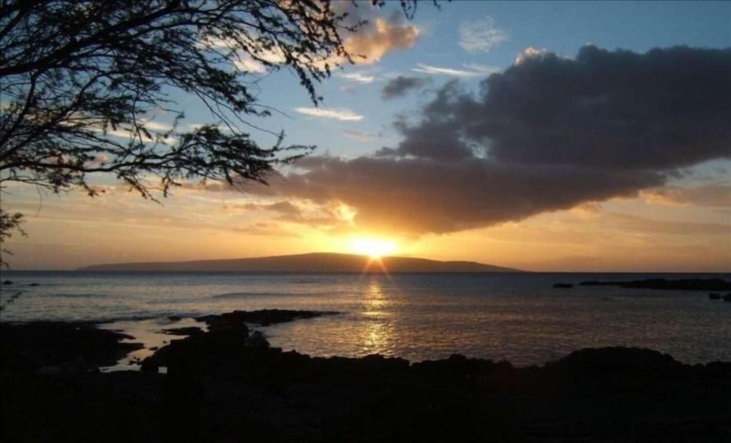 Beautiful 2 Bedroom Oceanview Condo at Maui Kamaole Located at South End of Kihei Adjacent to Wailea Traditional Hawaiian Style