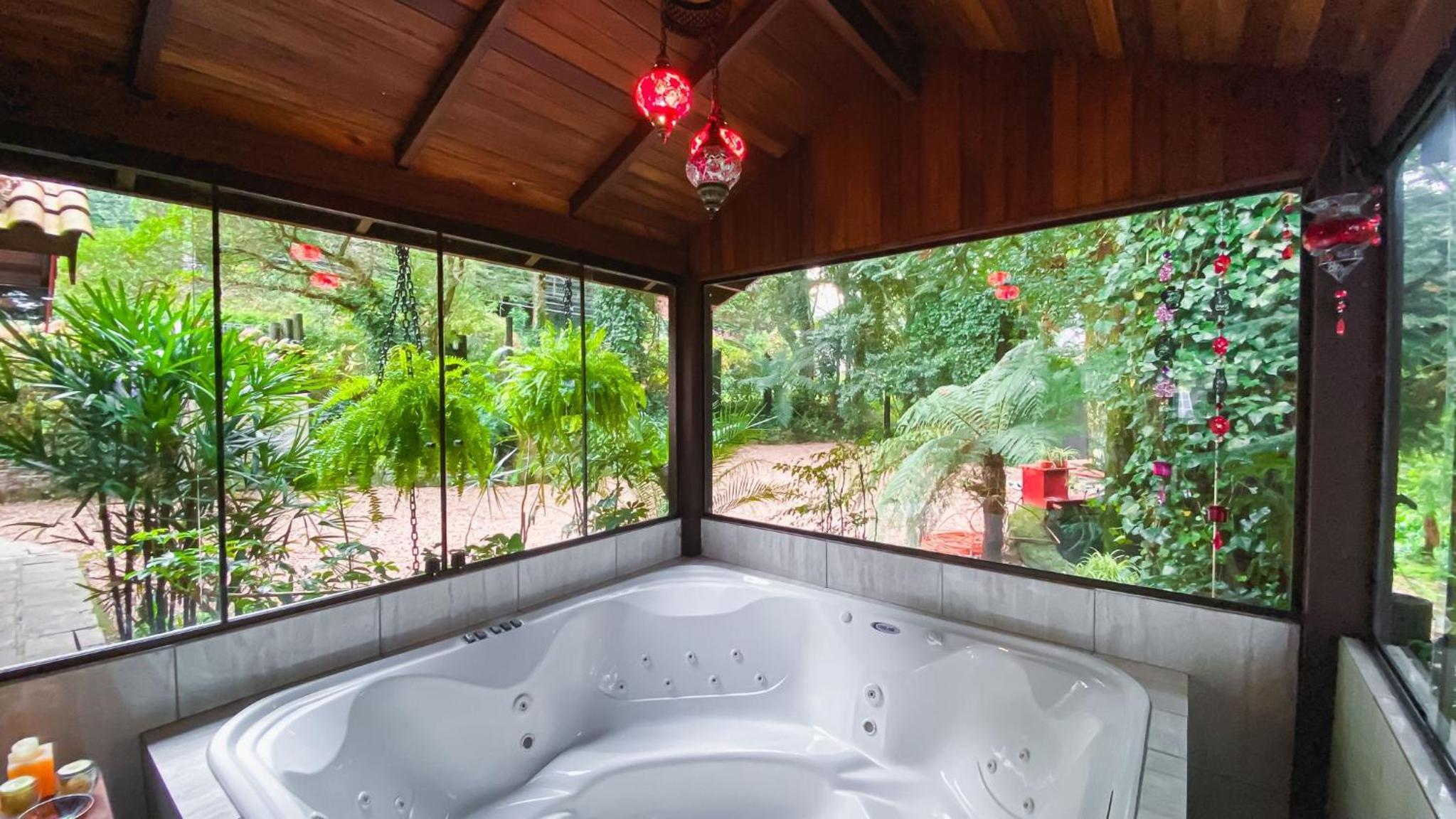 Locar-in Gramado - Meu Cantinho na Serra 10 pax