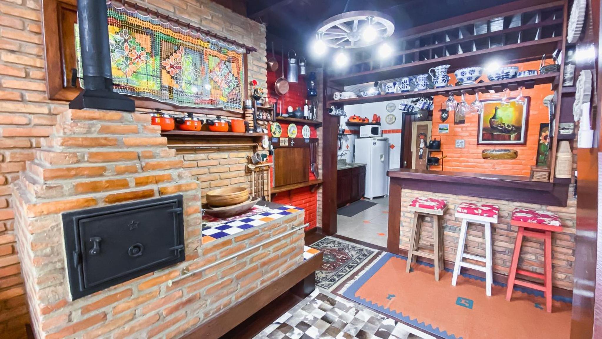 Locar-in Gramado - Meu Cantinho na Serra 10 pax