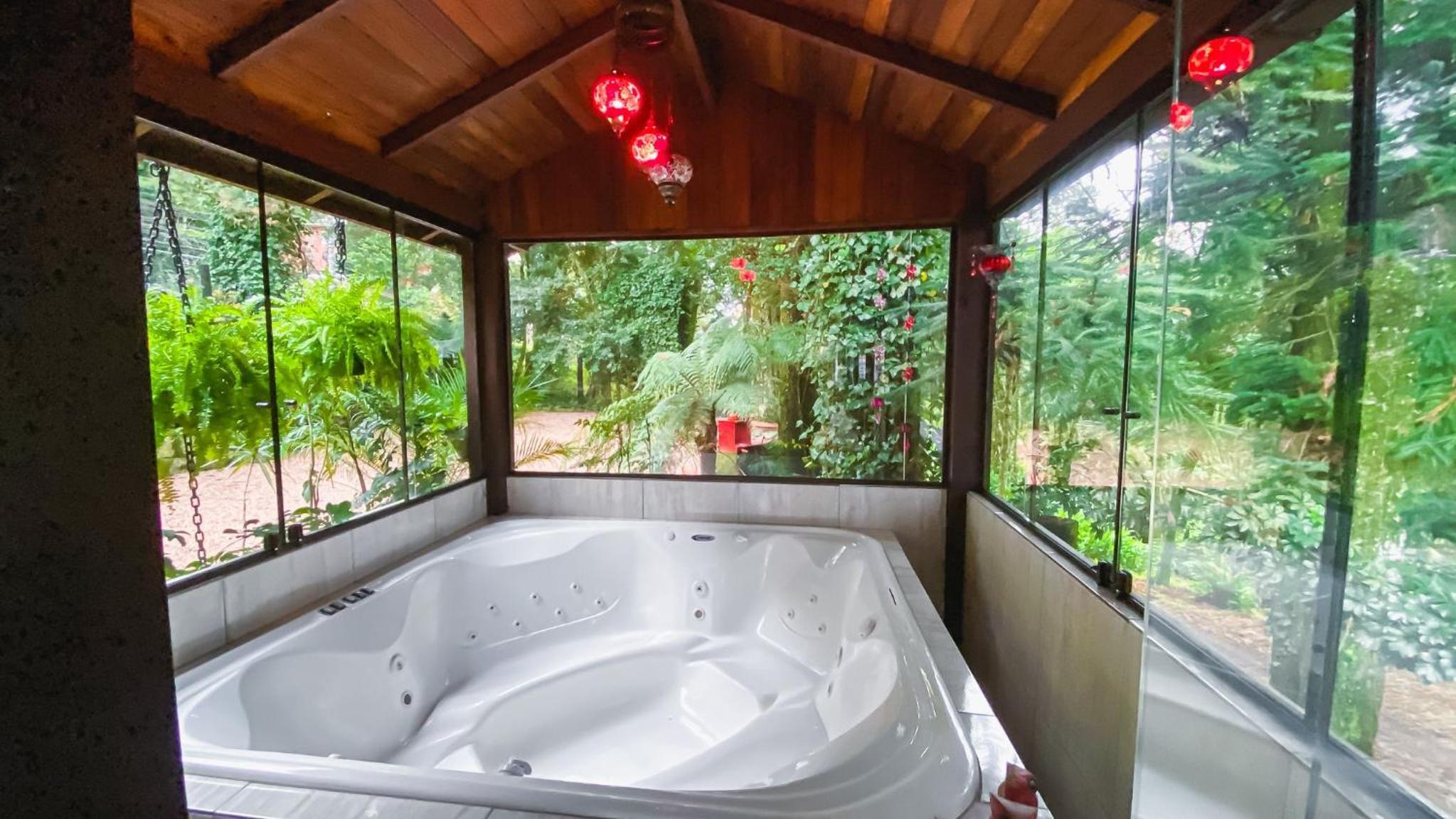 Locar-in Gramado - Meu Cantinho na Serra 10 pax