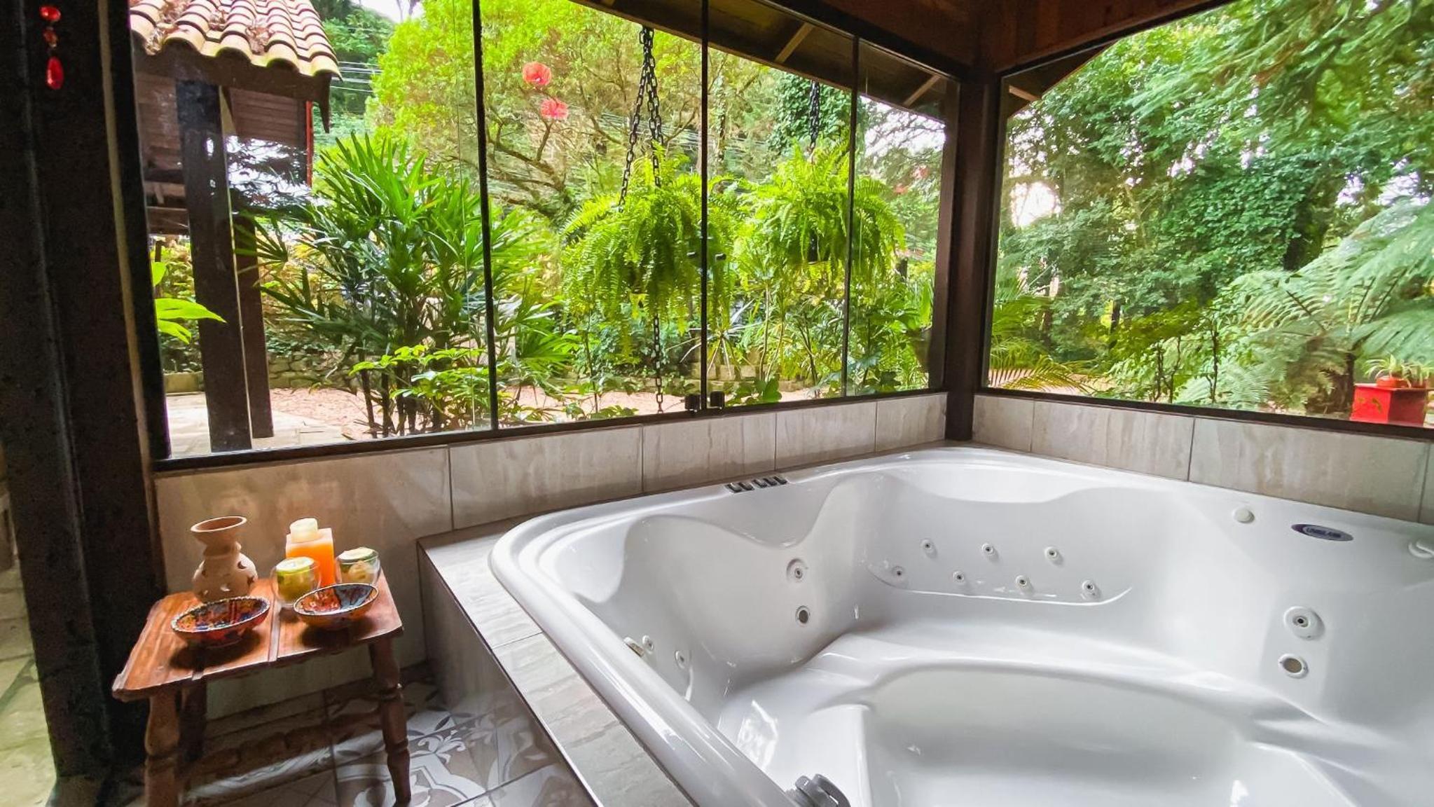Locar-in Gramado - Meu Cantinho na Serra 10 pax