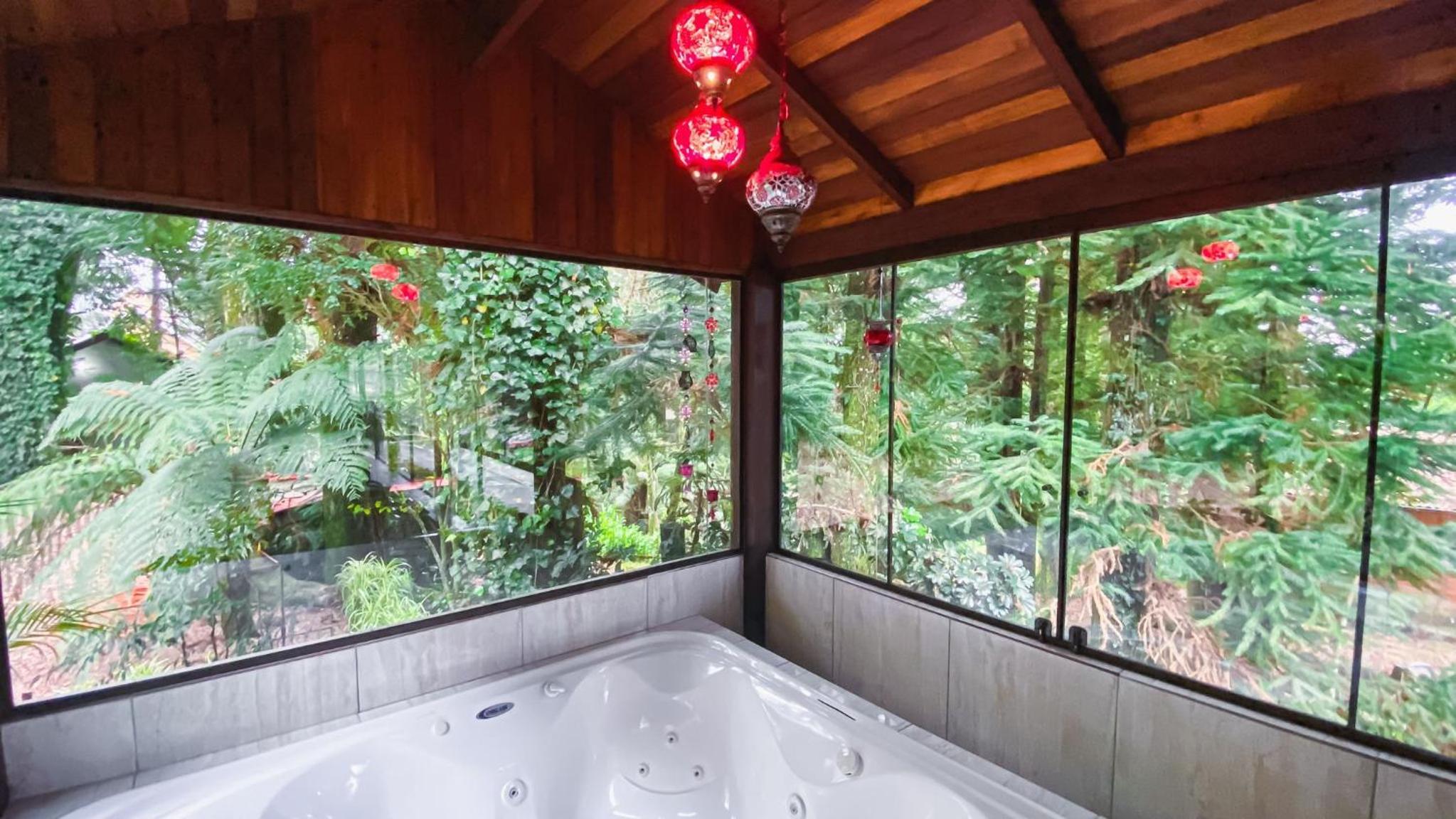 Locar-in Gramado - Meu Cantinho na Serra 10 pax