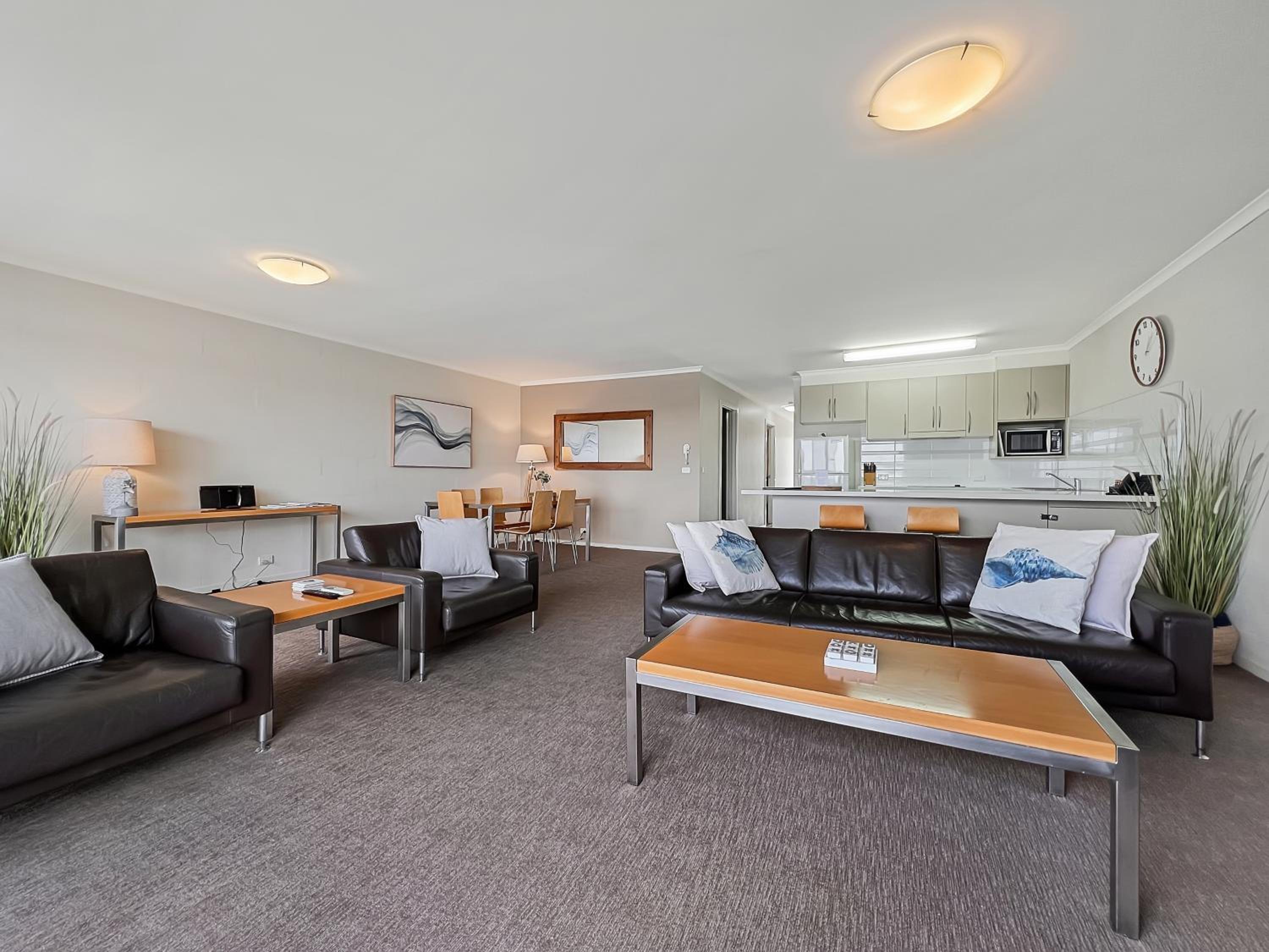 Albacore Apartments