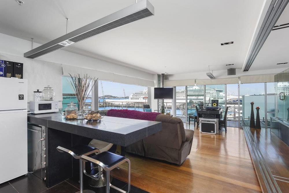 Princes Wharf Waterfront Apartment Viaduct CBD photo 3