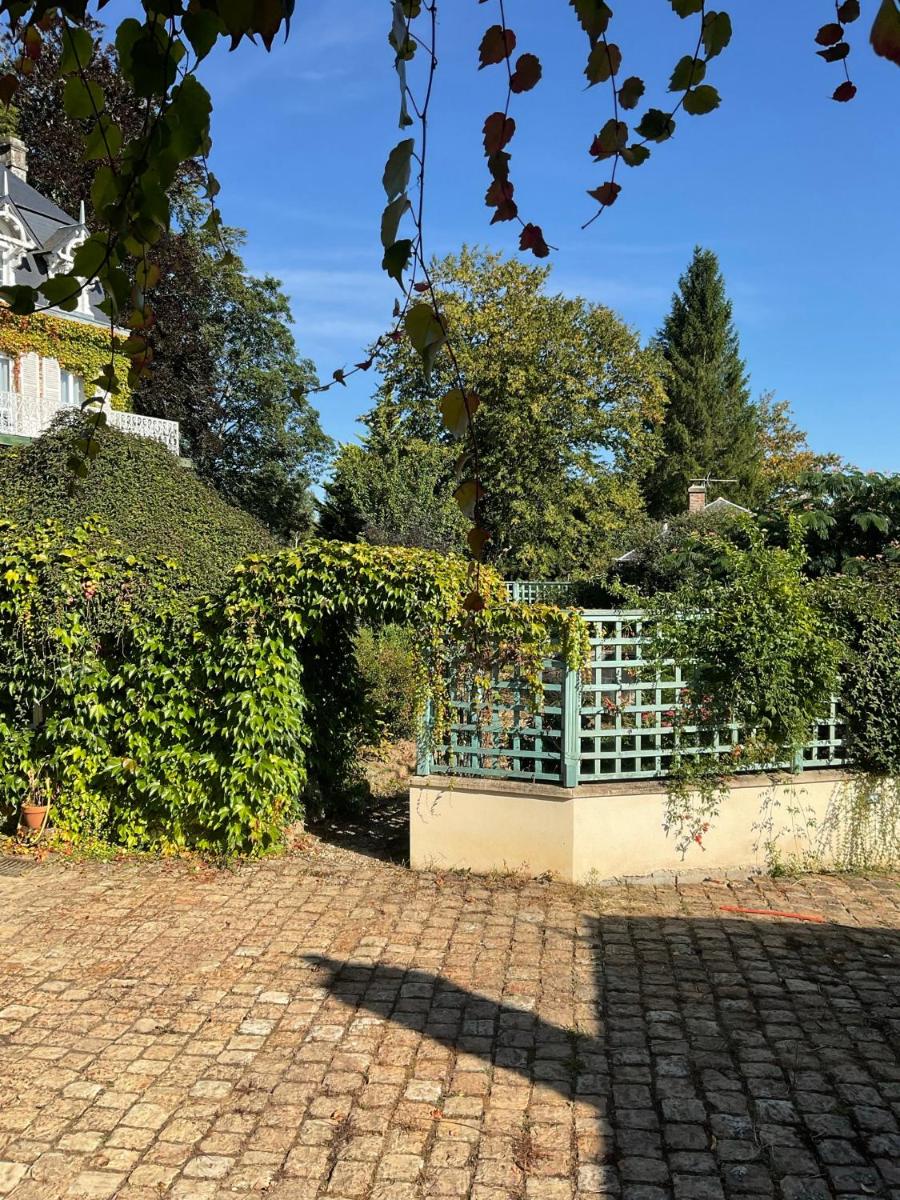 Le Camelia a Manoir Sainte Cecile view 2