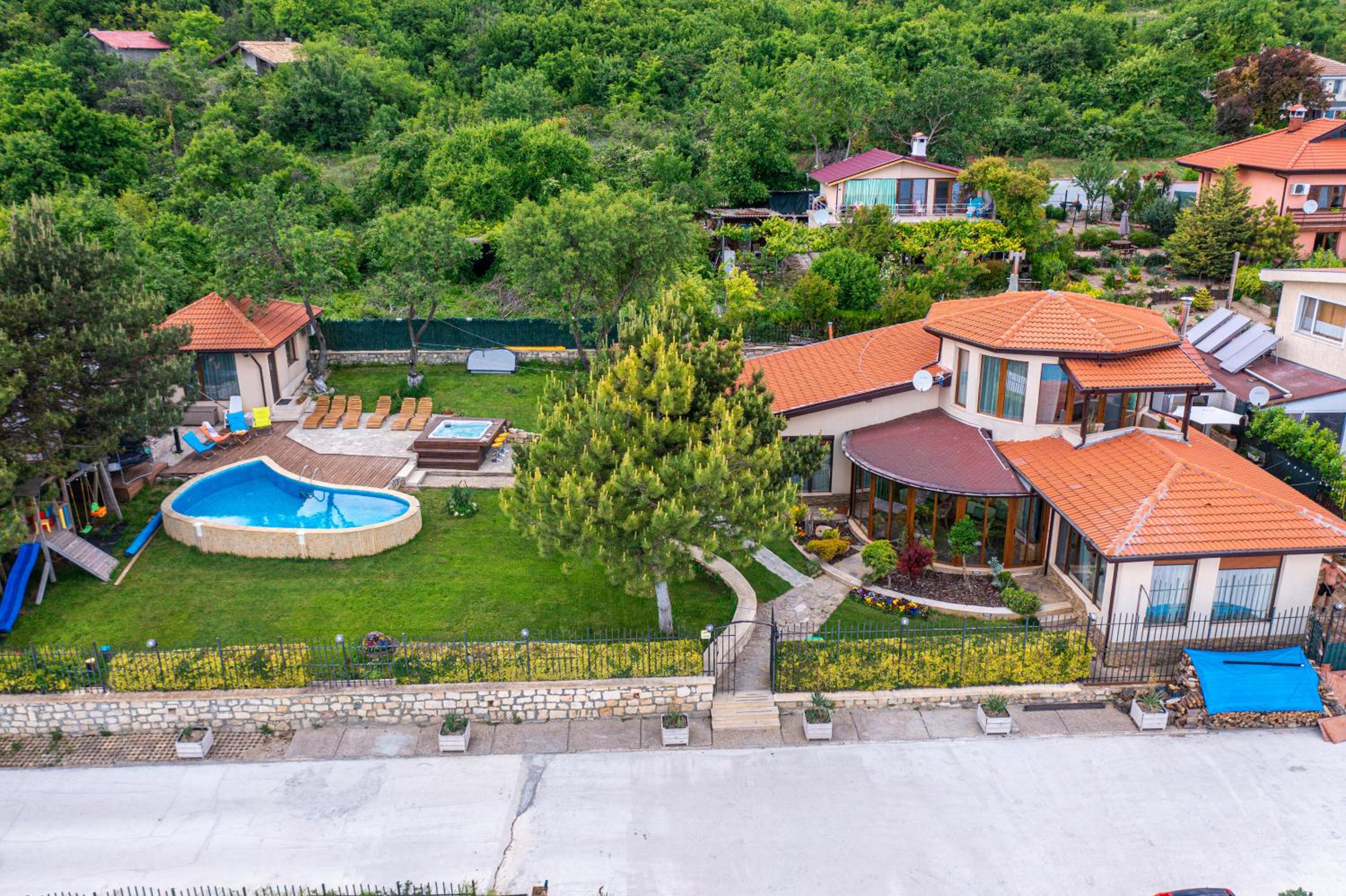 Sunny House Izgrev view 3