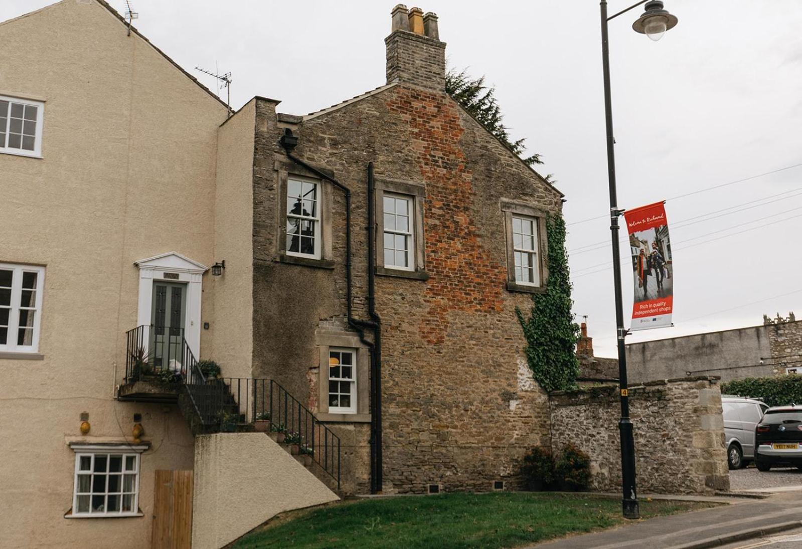 WENSLEYDALE, OLD SCHOOL ROOMS - Ground Floor Luxury Apartment in Richmond, North Yorkshire