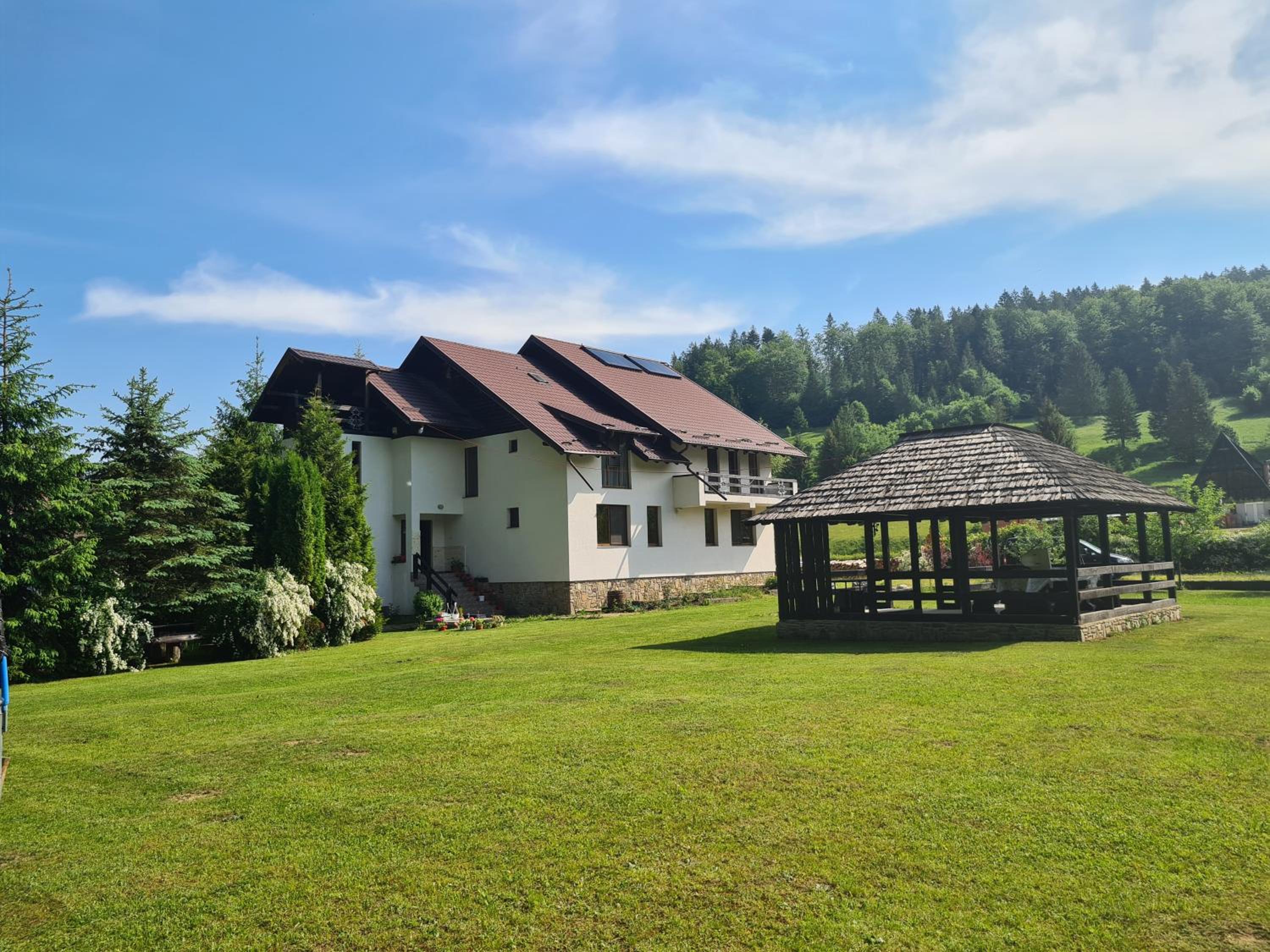 Casa Voronet view 3