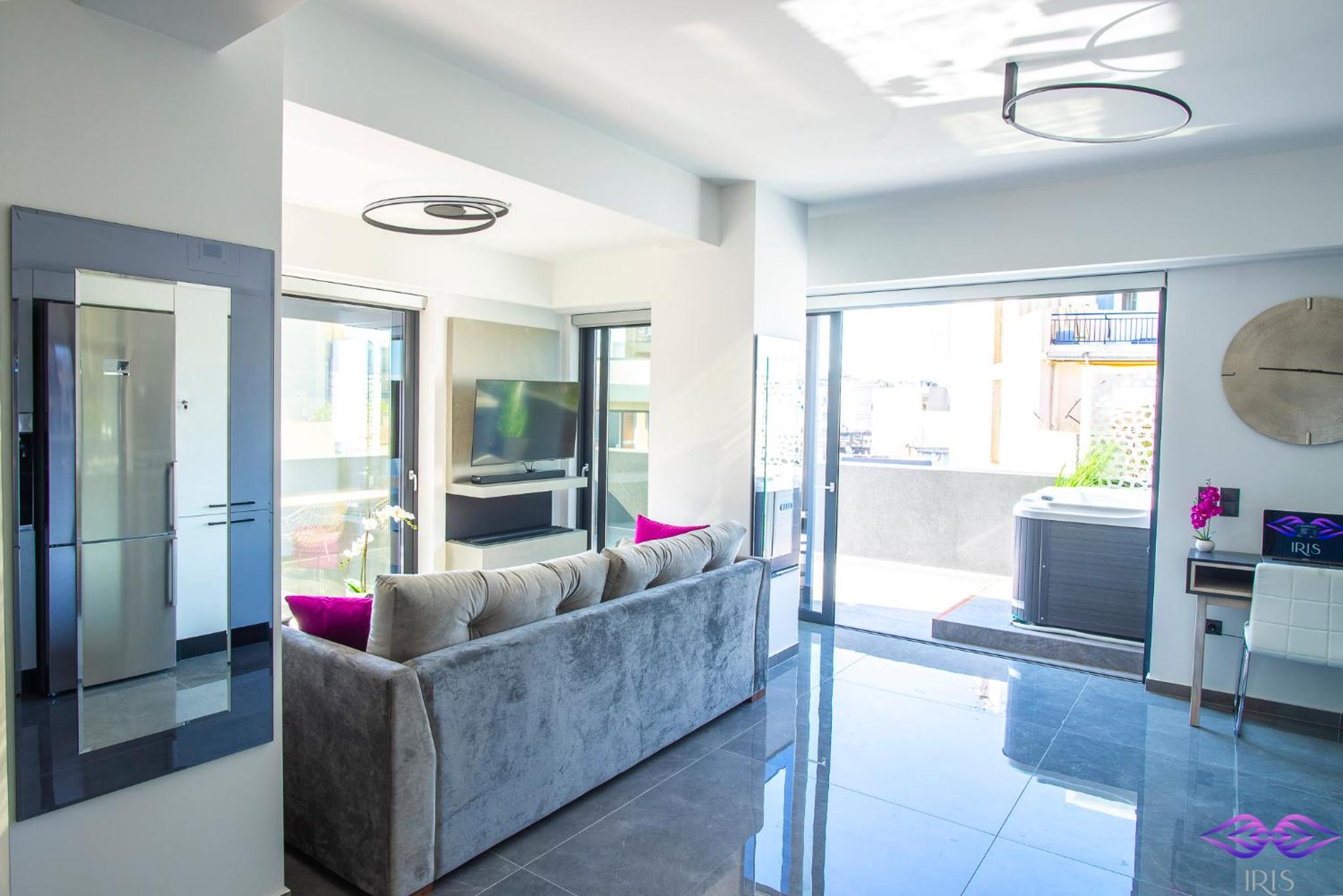 Iris Penthouse - Luxury Acropolis View and Jacuzzi