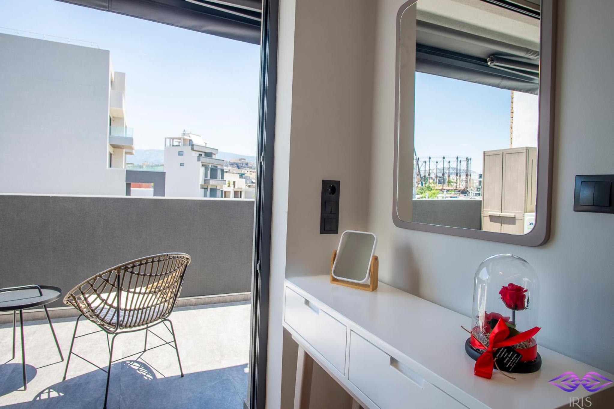 Iris Penthouse - Luxury Acropolis View and Jacuzzi