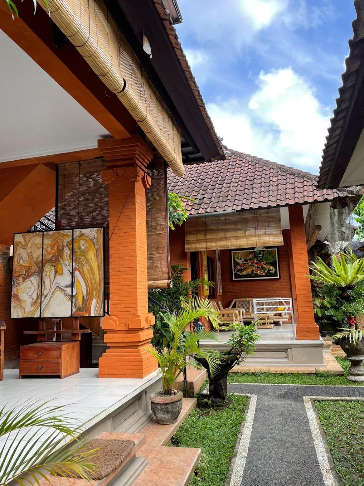 Santana Bali Home stay view 2