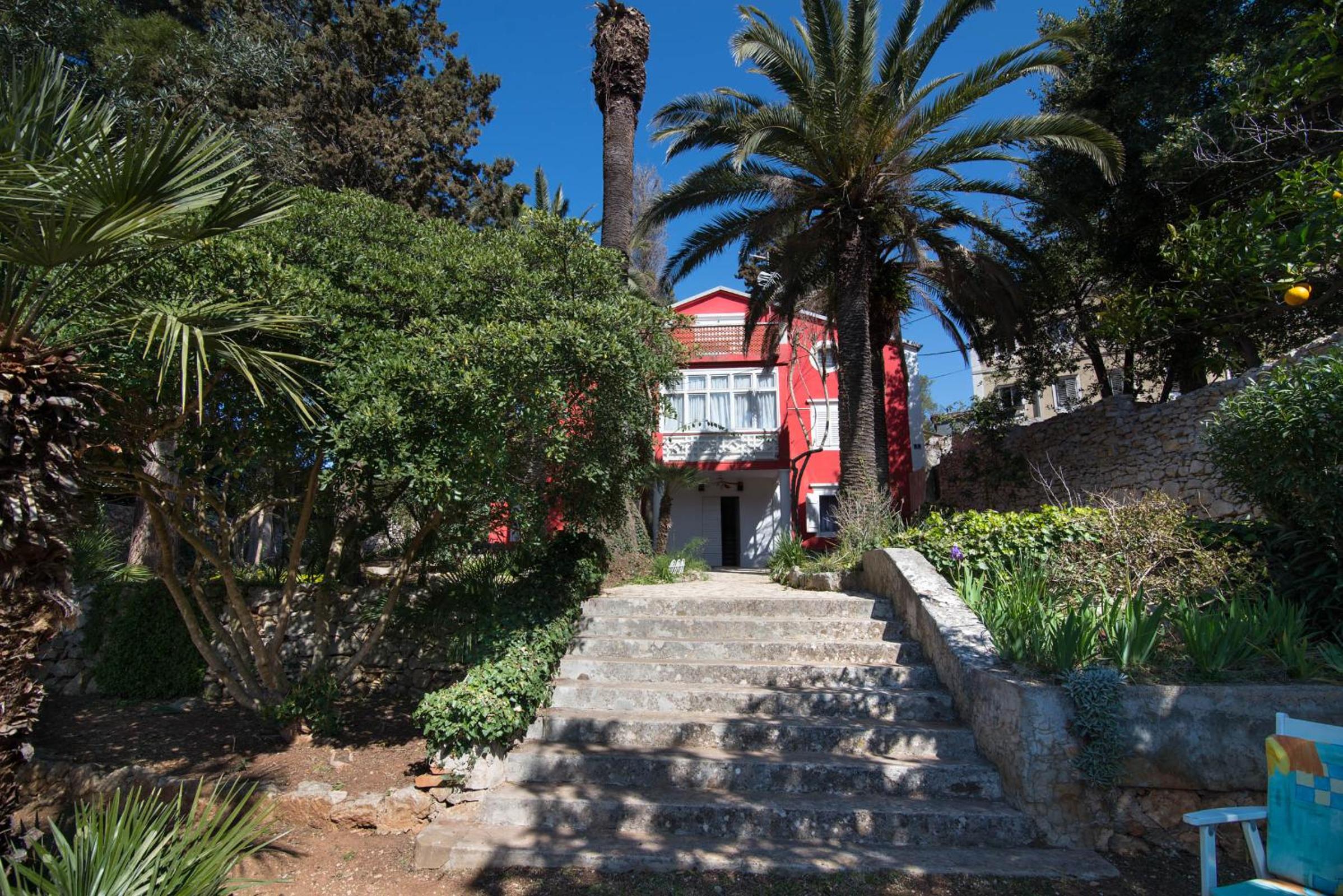 Photo 16