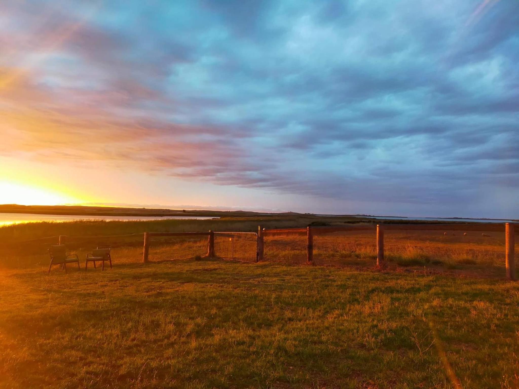 Coorong Island Retreat - Farm Stay at Pet Friendly Property