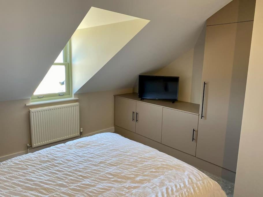 Luxurious Beach House Chesil Beach. Sleeps 6 view 3