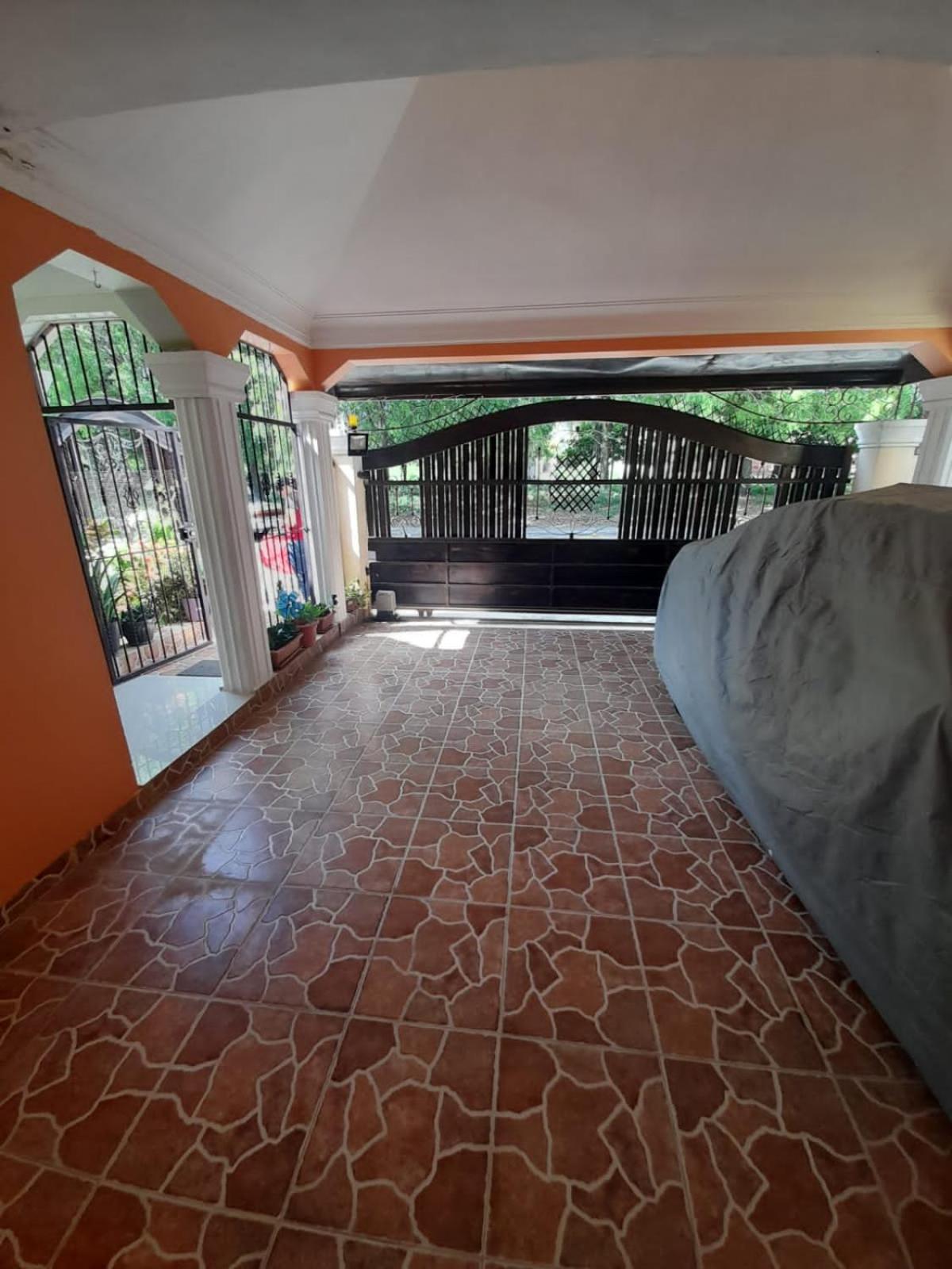 Hermosa casa urbanización Jardines del Norte view 4