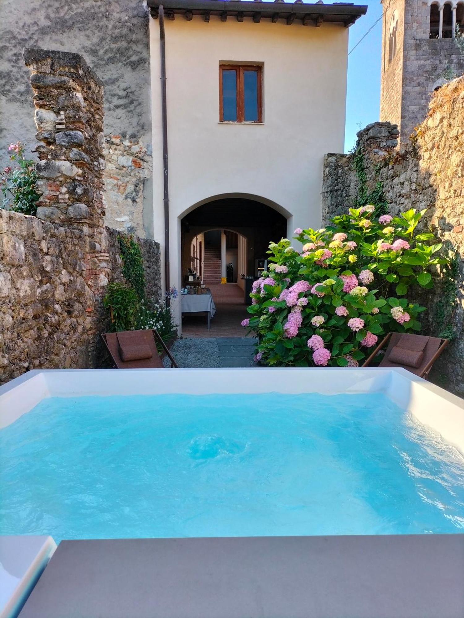 Badia Giulia Prestigious Historical B&B, Camaiore - Adults Only - No Pets view 4