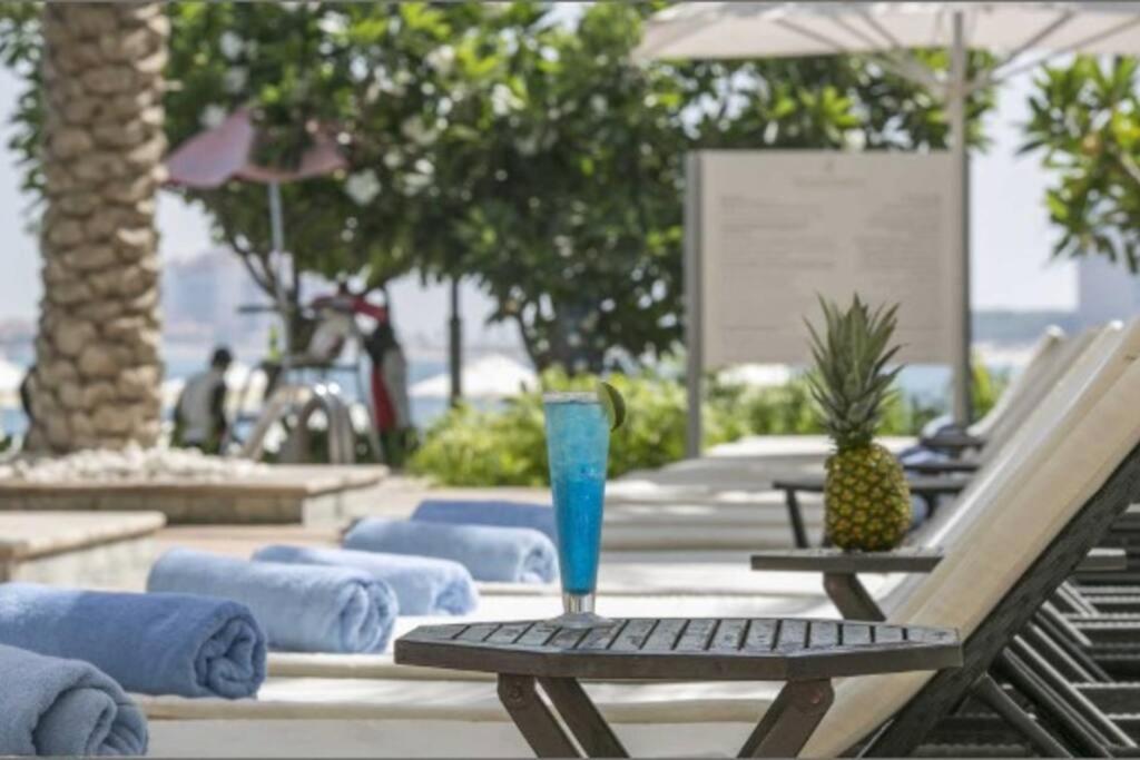 Large Marina 3 bed pool gym and beach club access