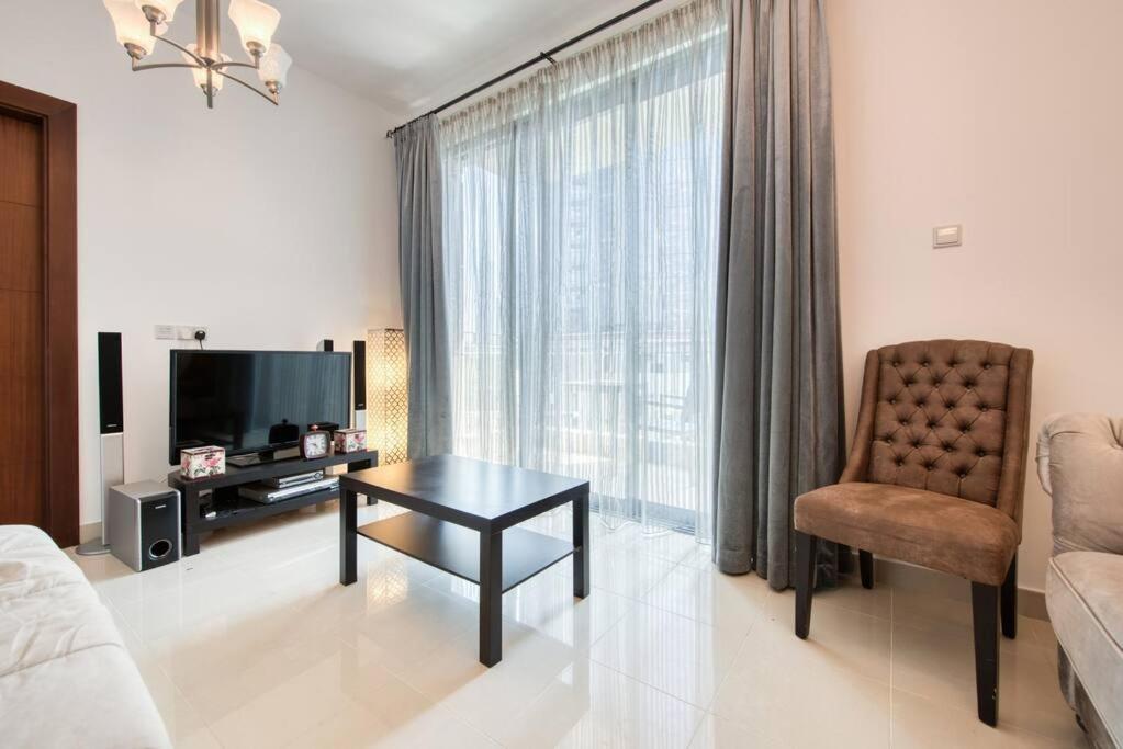 Downtown Dubai one bed with pool and gym