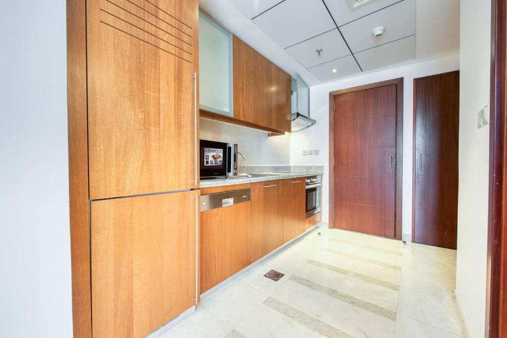 Downtown Dubai one bed with pool and gym