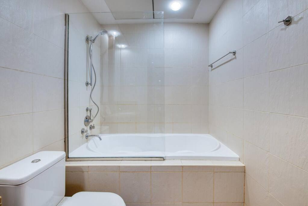 Downtown Dubai one bed with pool and gym