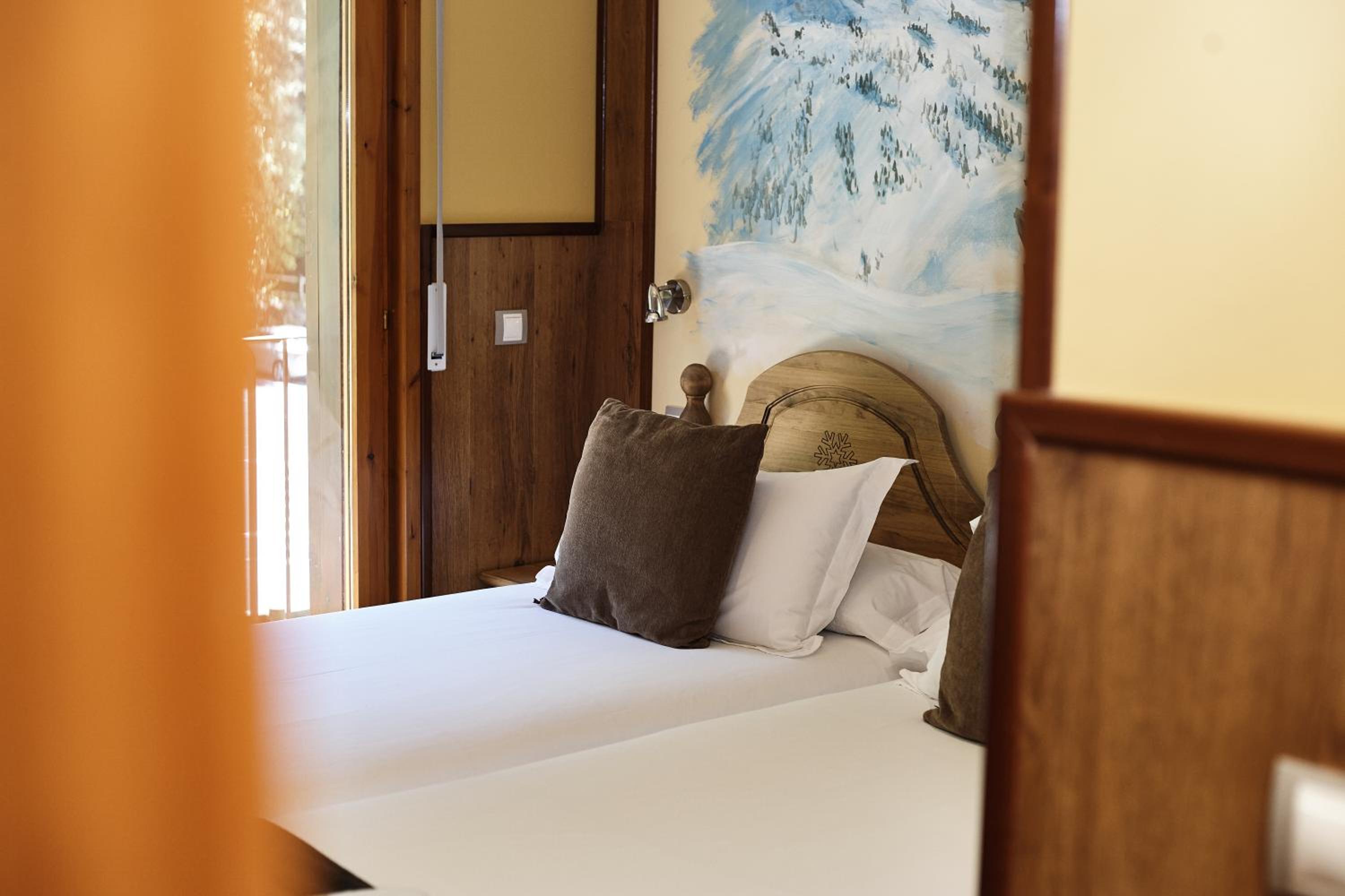 Apartaments La Neu-Mountain Lodges & Restaurant