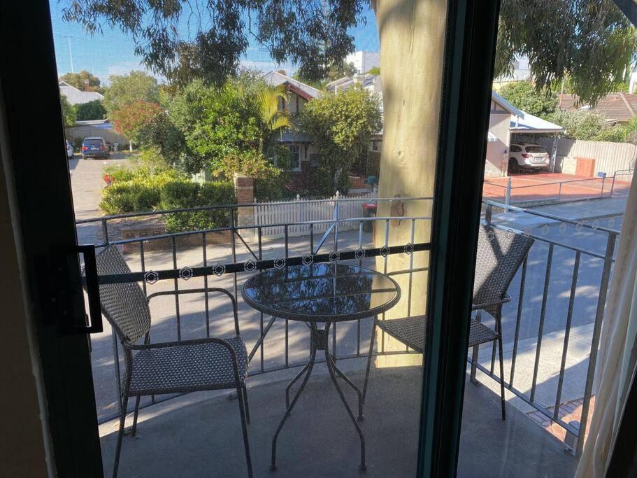 Hotel Subi Central Close Cbd Hospitals Wifi Netflix Wine