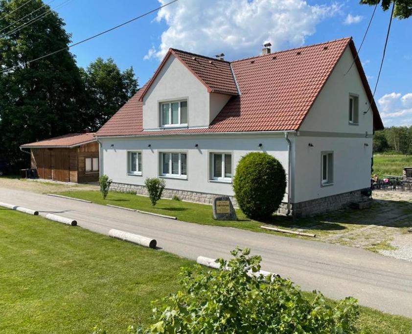 U rybníka Smrčná