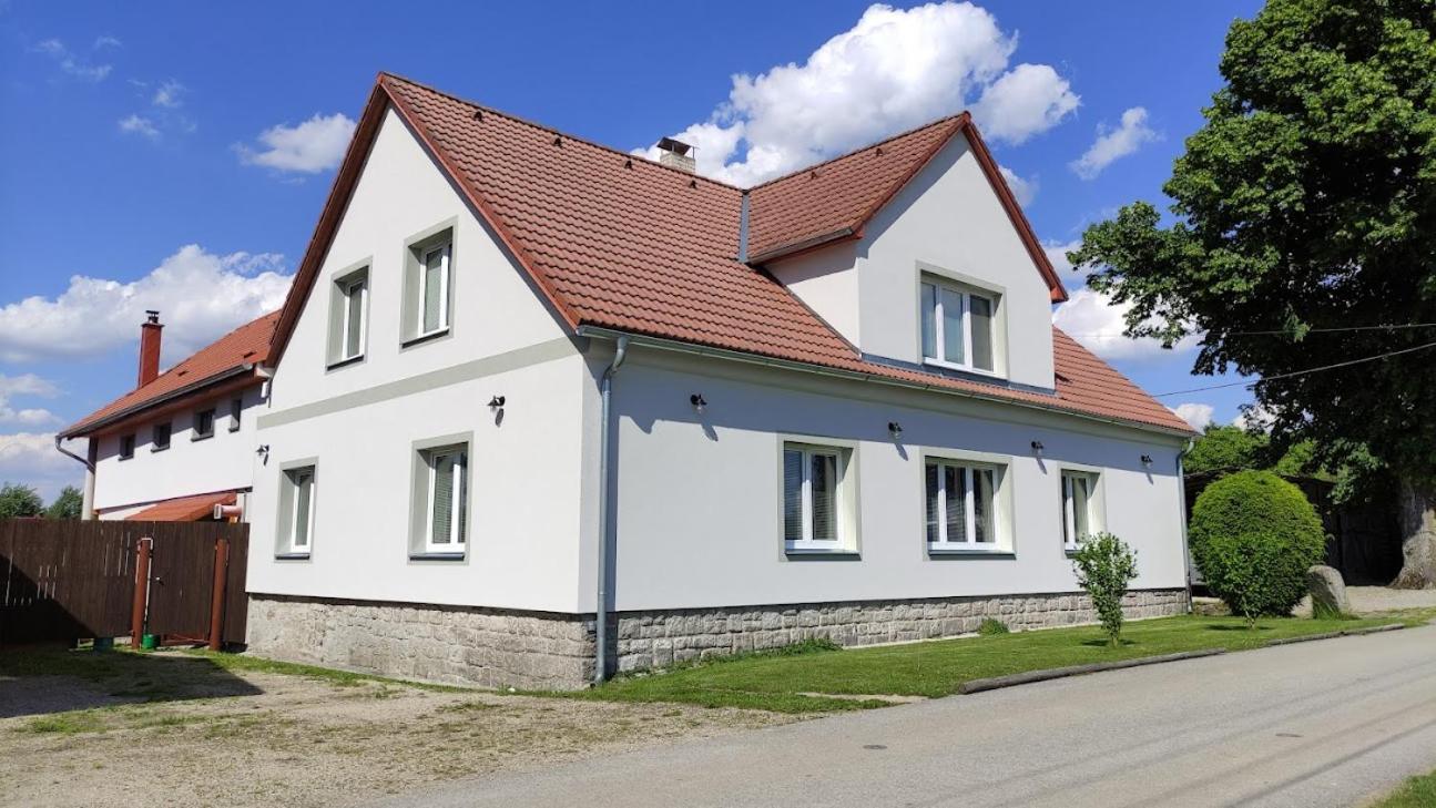 U rybníka Smrčná