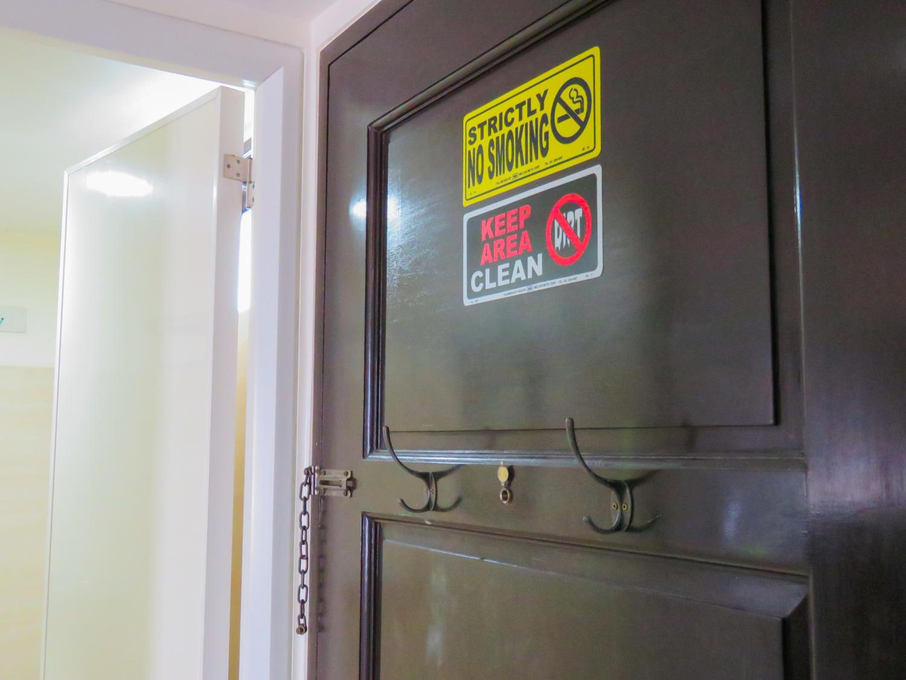 Mabolo Garden Flats Poolside Unit