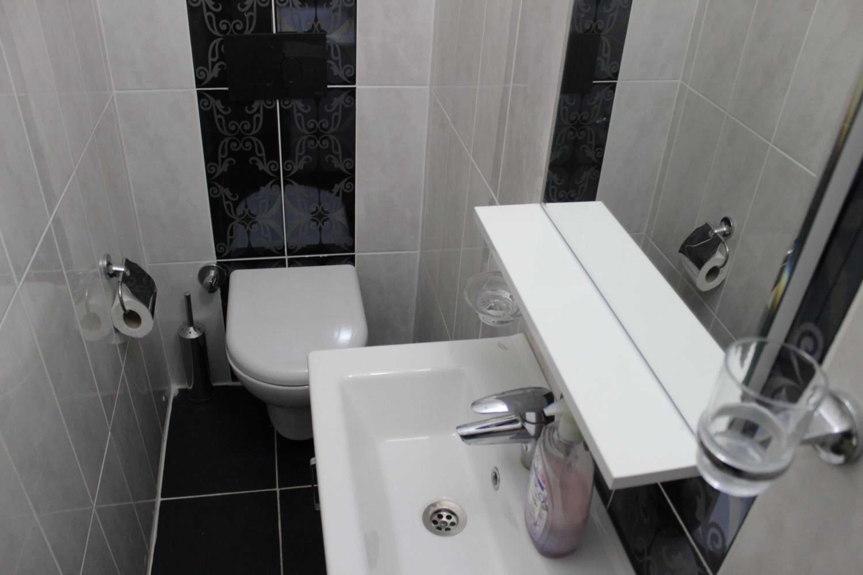 Tebriz Apart - Image 9