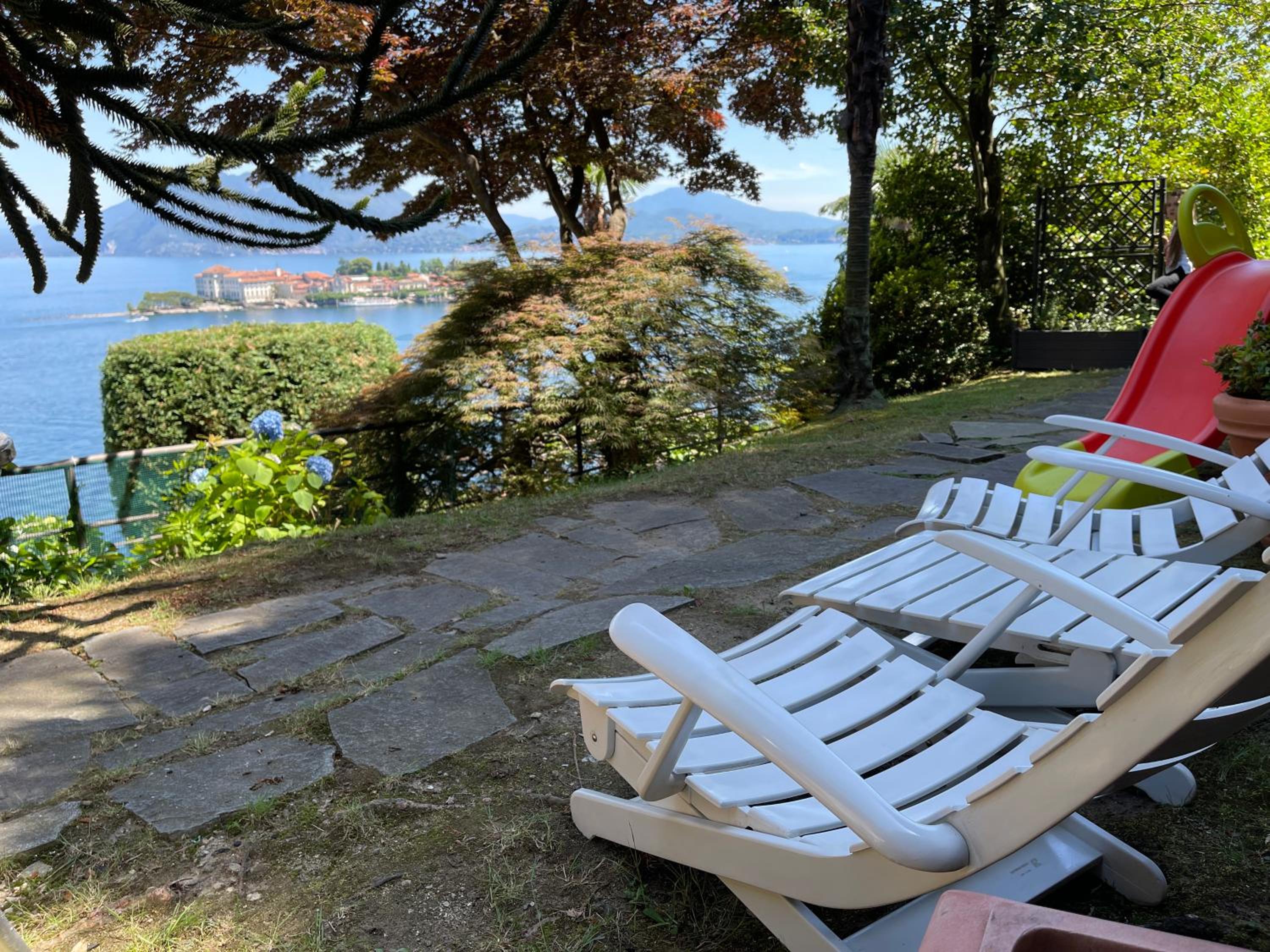 Appartamento vista Lago, giardino spiaggia a Stresa vista Isole Borromee e Golfo Borromeo - STRESAFLAT