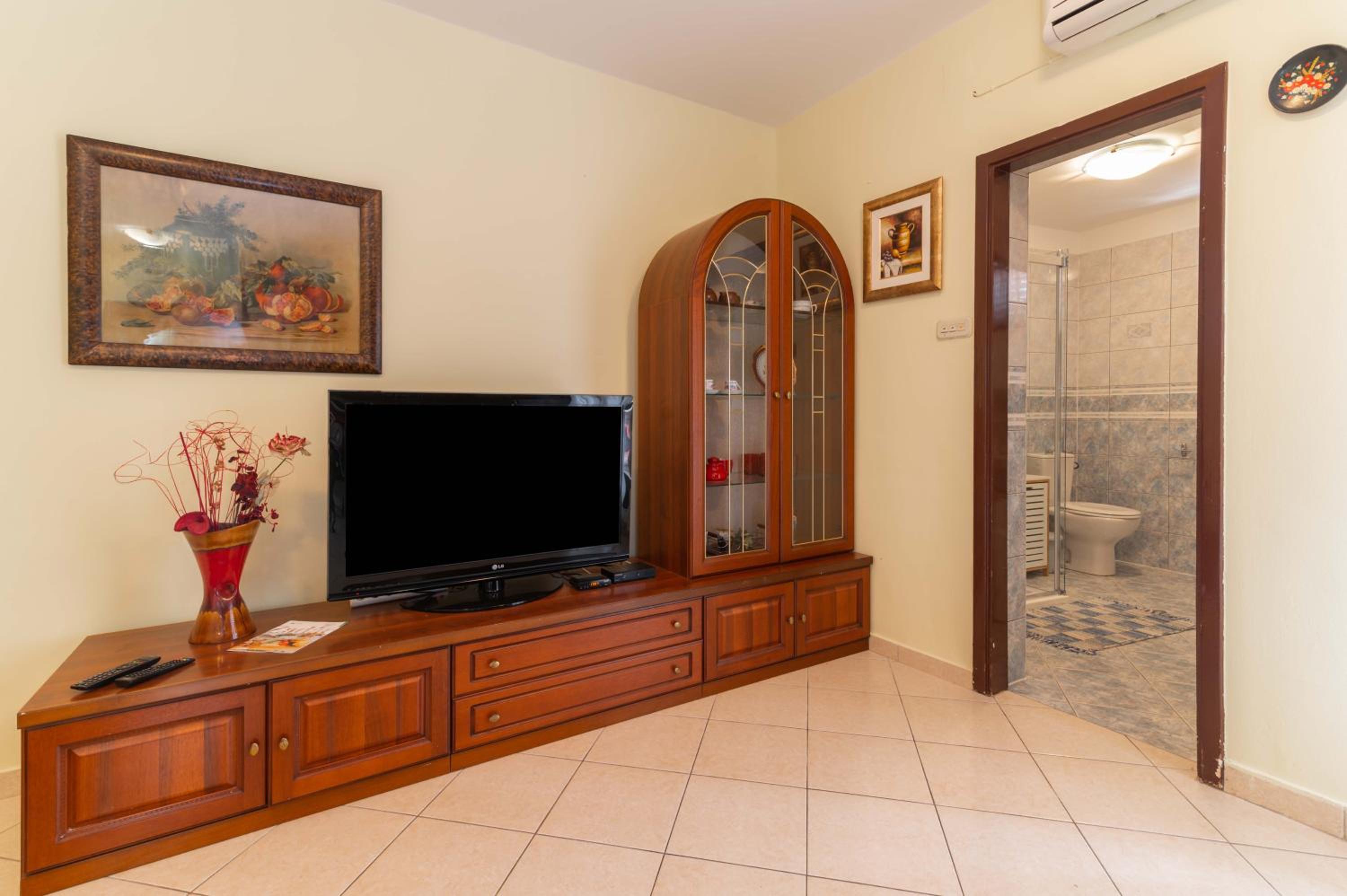 House Suzi view 5