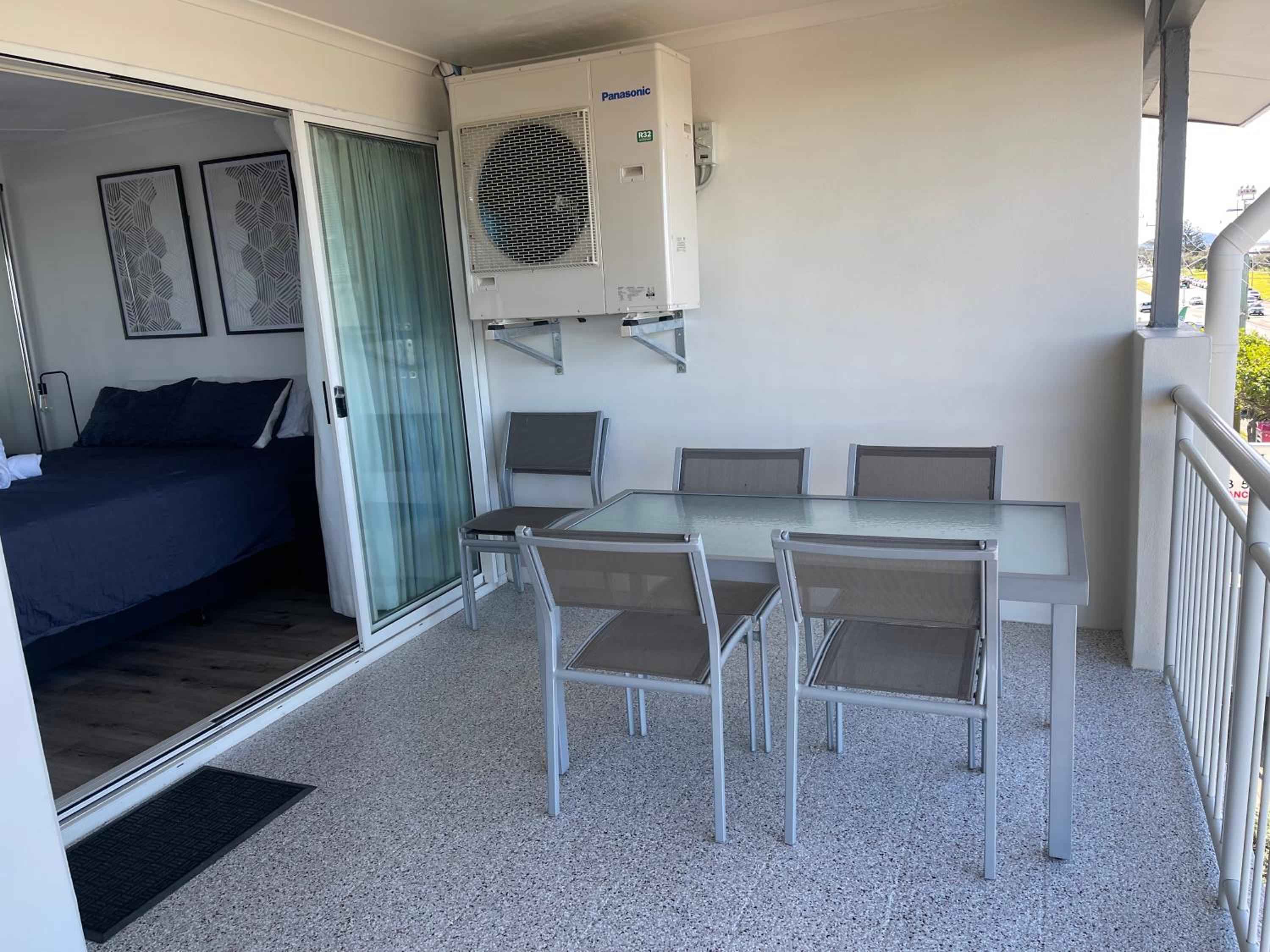 Ocean View - Alexandra Headlands Beachfront Unit