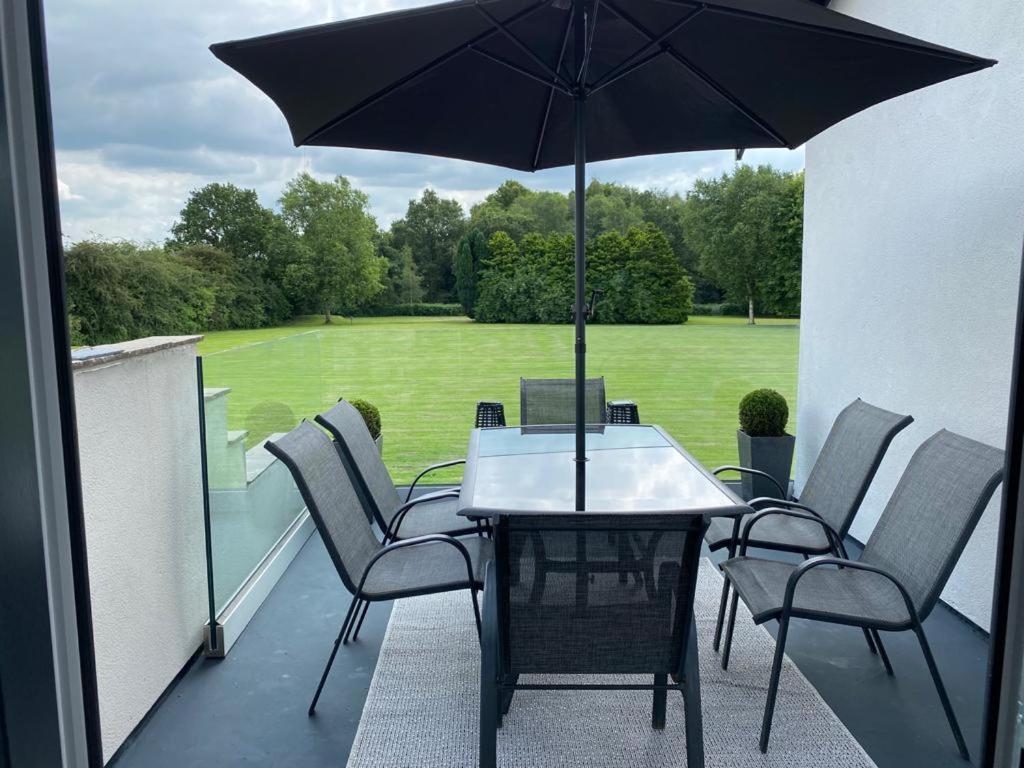 The Mews - Family space, garden, parking, balcony, view view 2