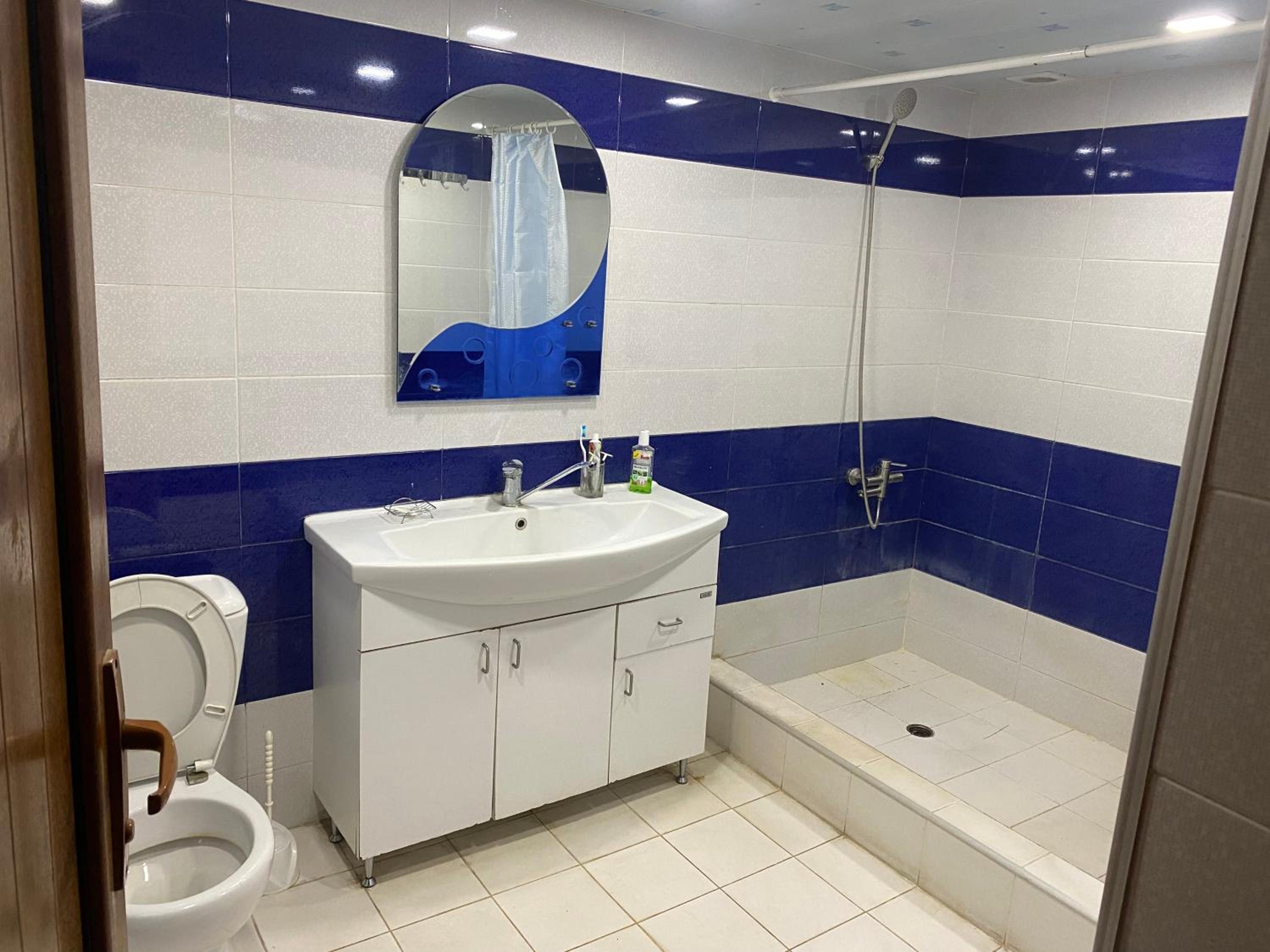 Friend's House rooms near Airport