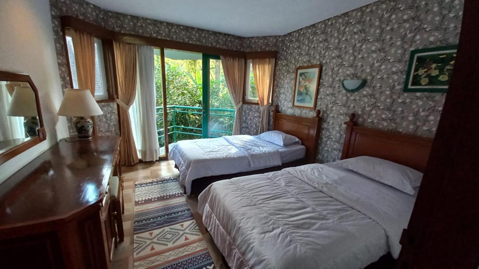 Batu Villa (3 Bed Rooms & just 2 min walk to Jatim Park 1) view 4