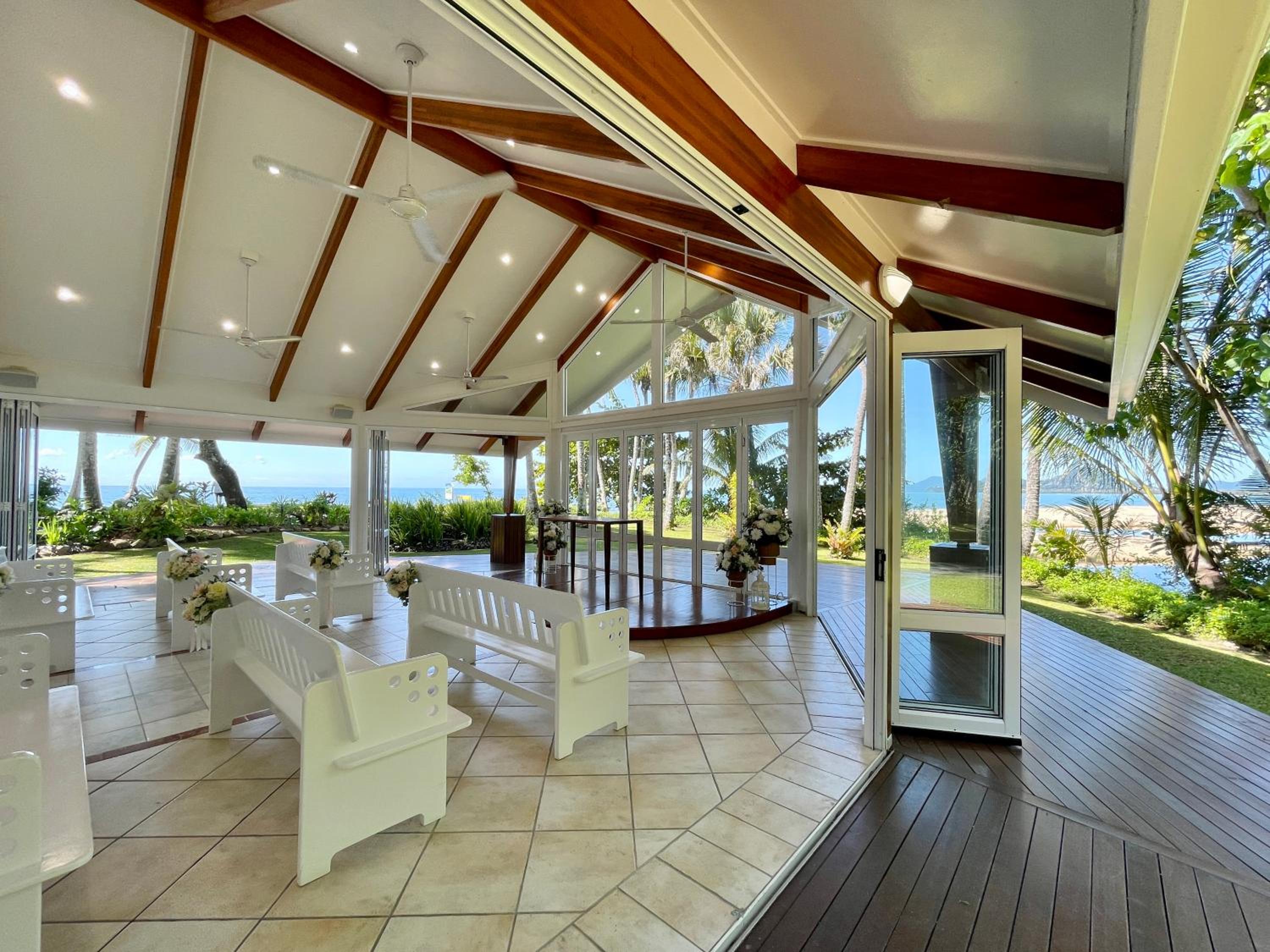 Sweet Creek Cottage, Palm Cove, 200m to Beach, Heated Pool, Pets
