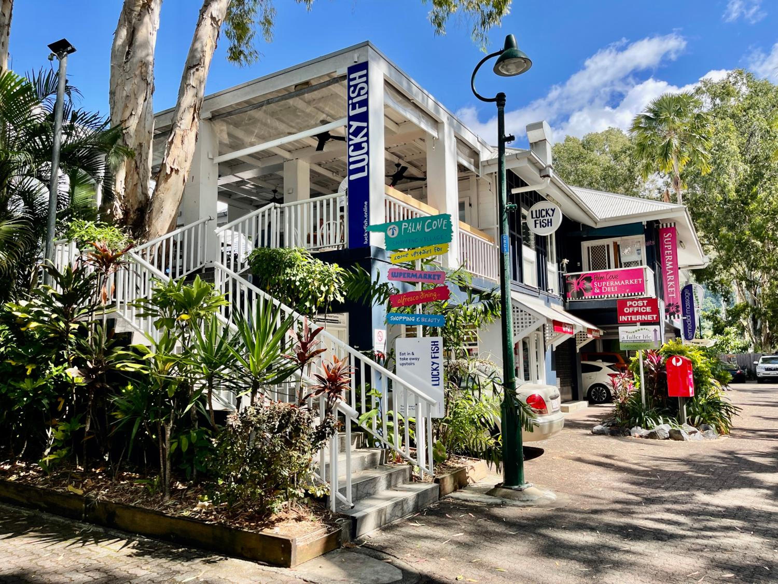 Sweet Creek Cottage, Palm Cove, 200m to Beach, Heated Pool, Pets