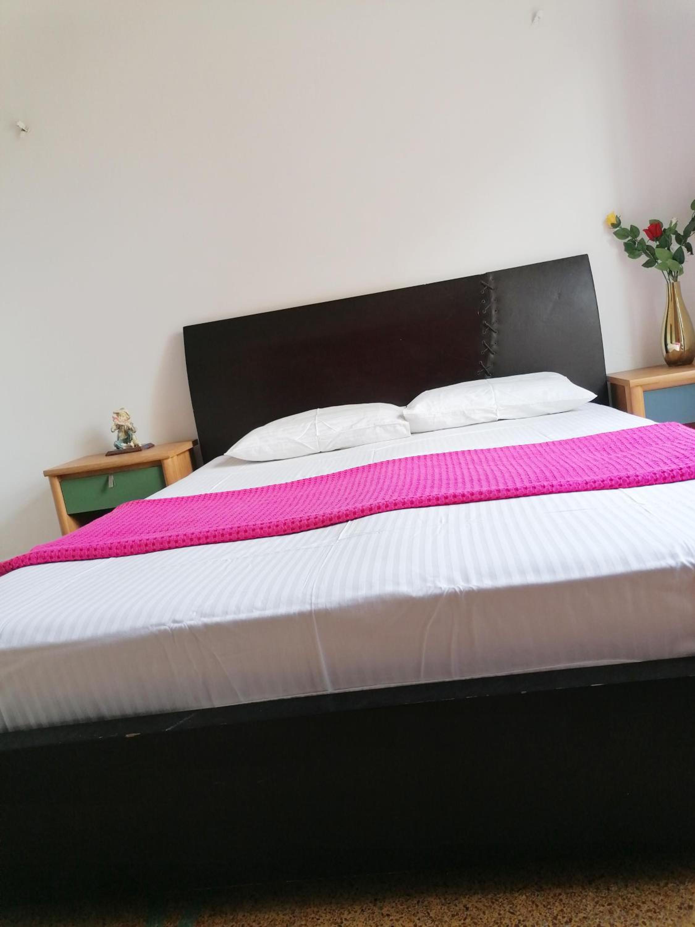 SHARED ROOMS NEAR ACROPOLIS AND MONASTIRAKI