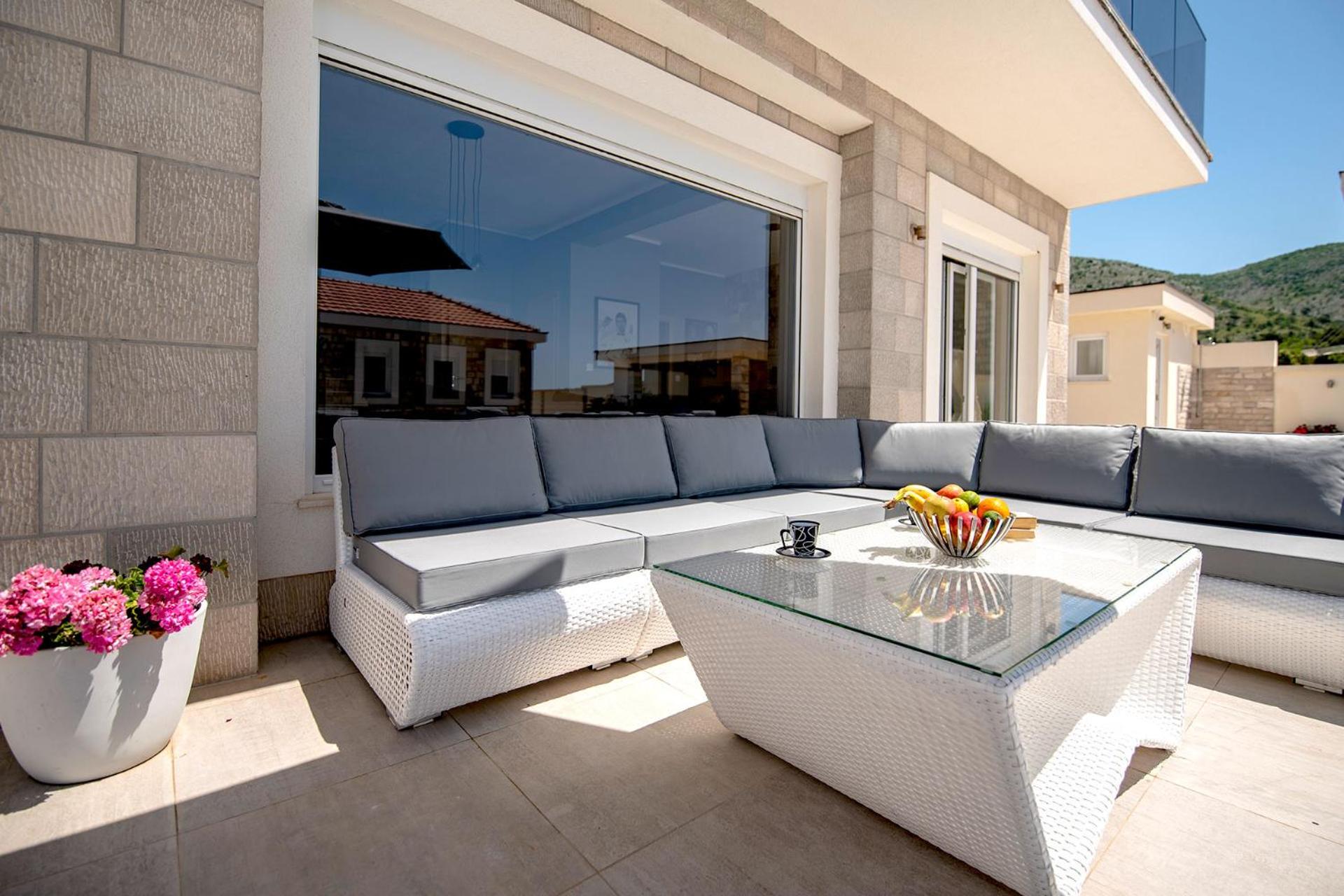 Luxury Villa Miriam with private pool and jet pool near Dubrovnik